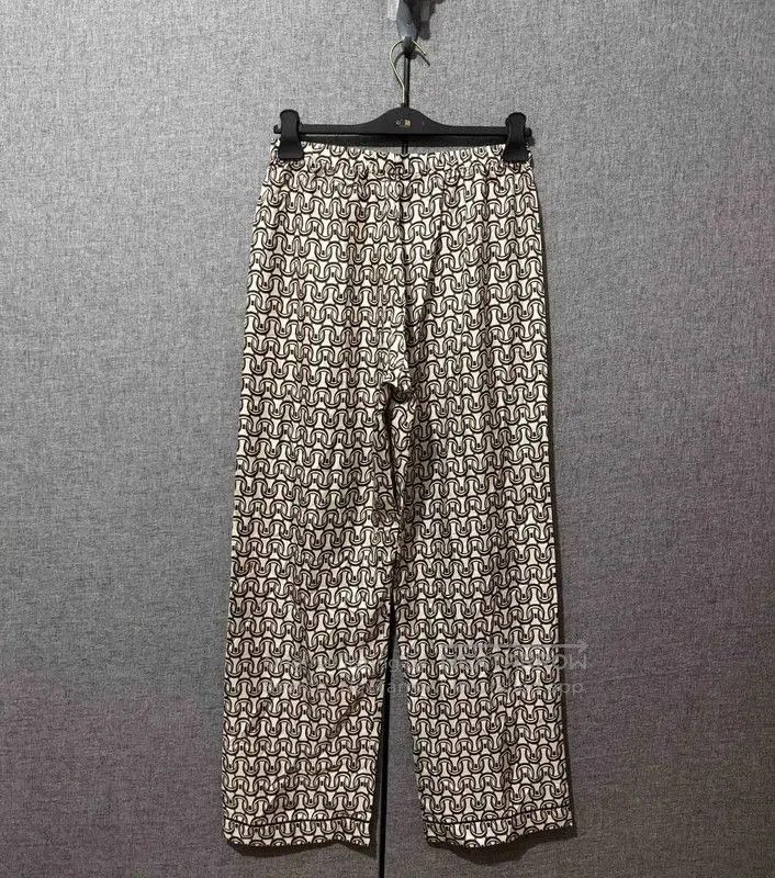 Prada Prada White Silk Logo Print Casual Pants. Size US 26 / EU 42 - 2 Thumbnail