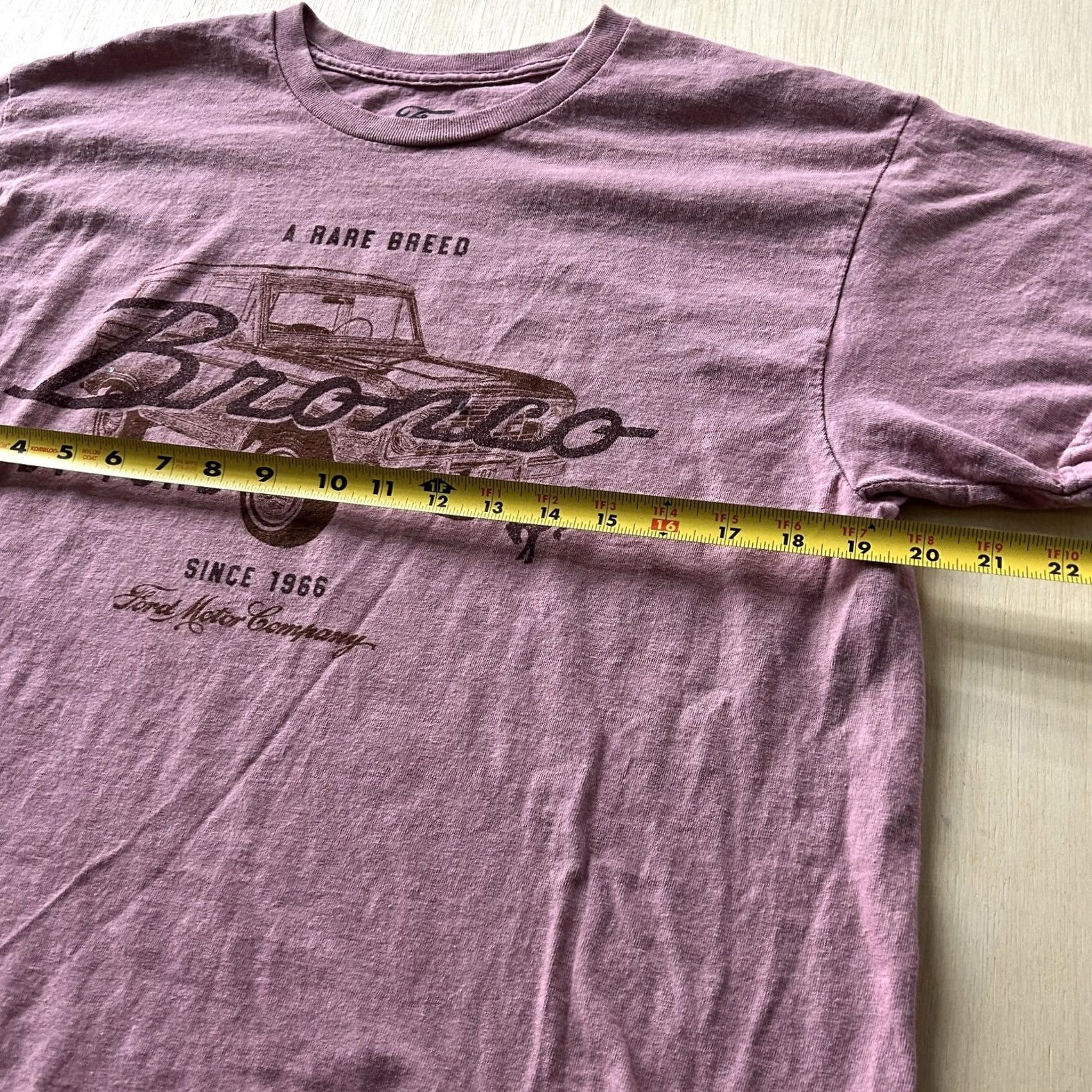 Ford Ford Bronco Shirt Mens Large Pink A Rare Breed Graphic Tee T-Shirt Since 1966 Size US L / EU 52-54 / 3 - 4 Thumbnail