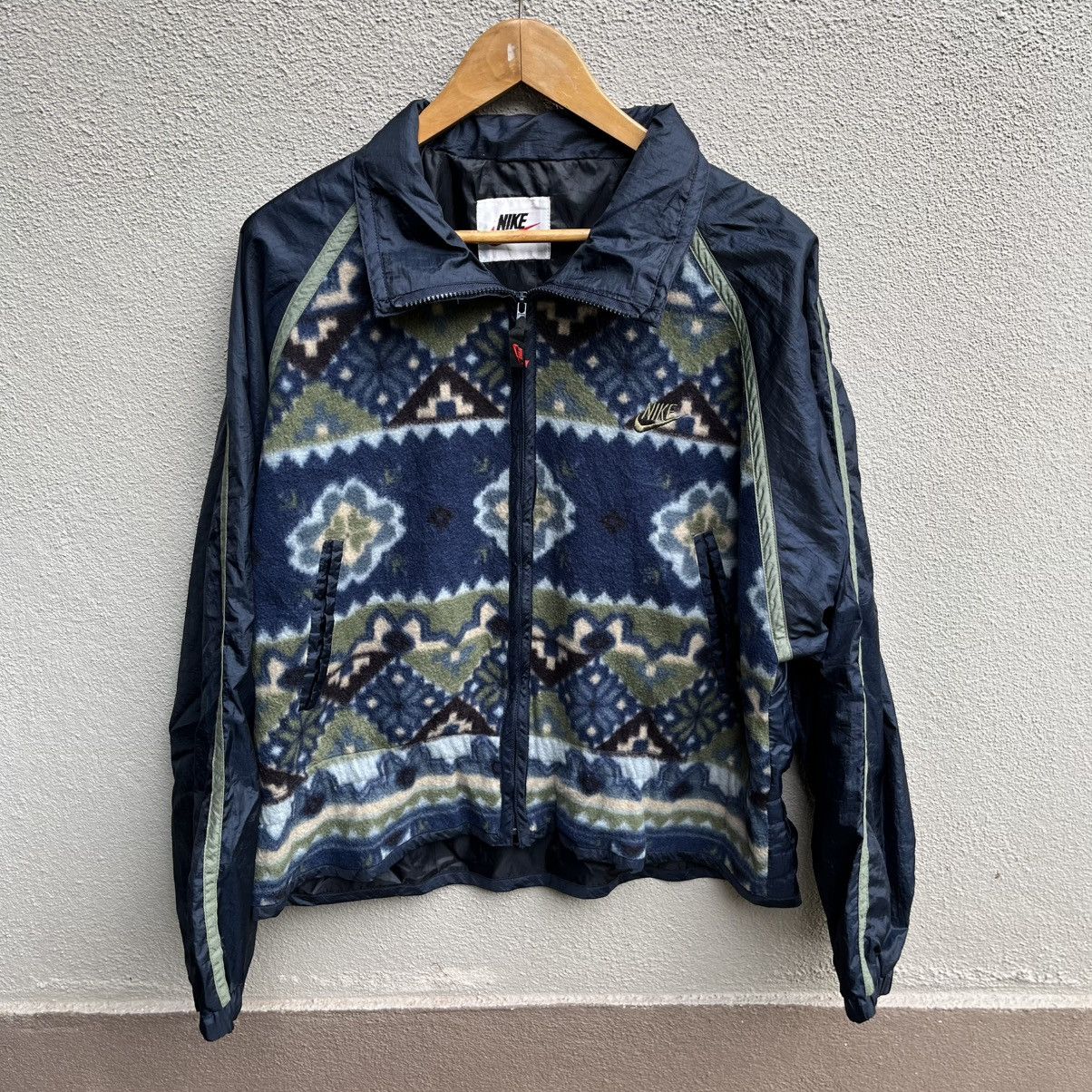 Nike Vintage NIKE tribal zipper jacket native design Size US L / EU 52-54 / 3 - 1 Thumbnail