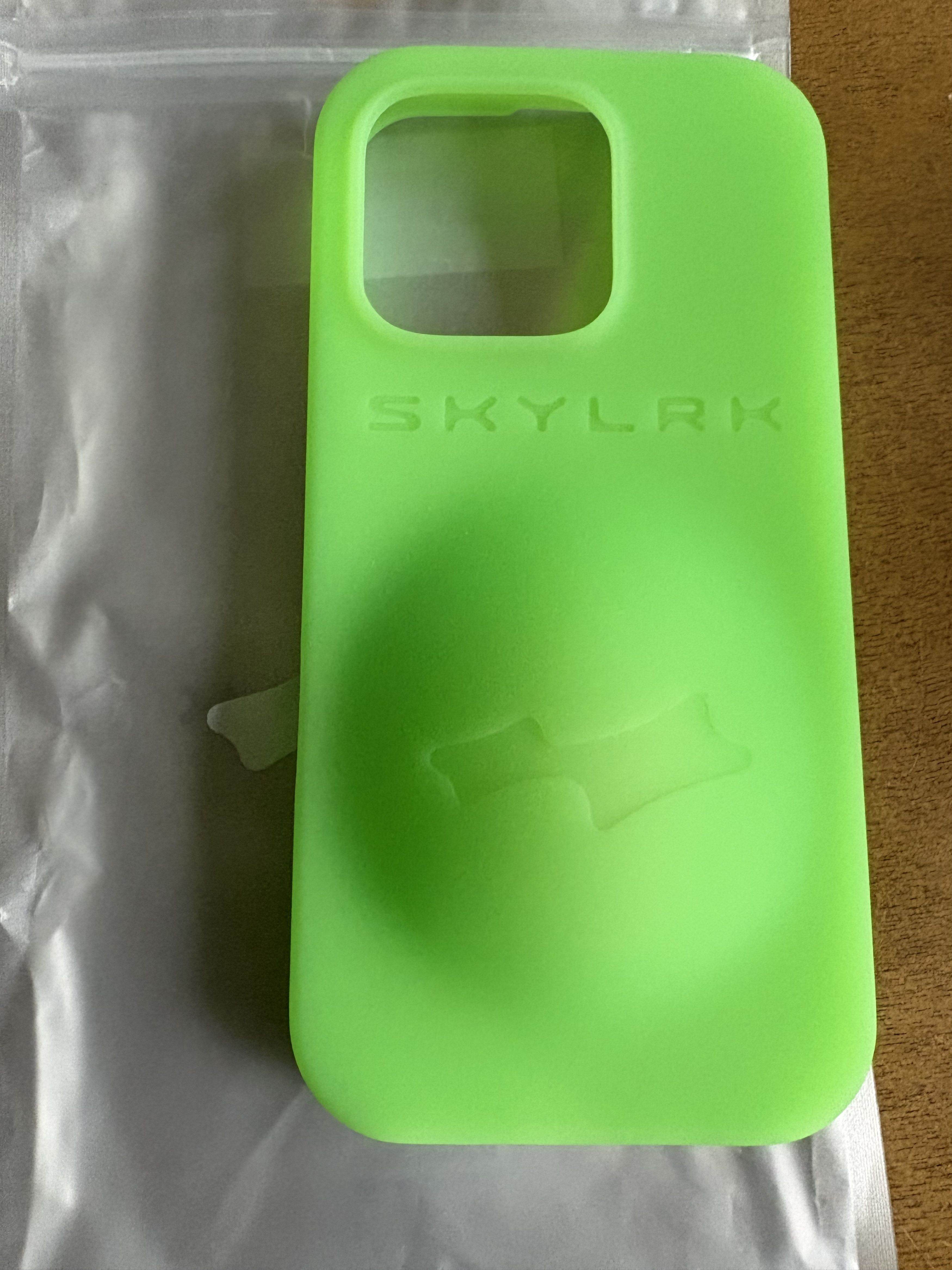 SKYLRK Skylrk neon green phone case Size ONE SIZE - 2 Thumbnail