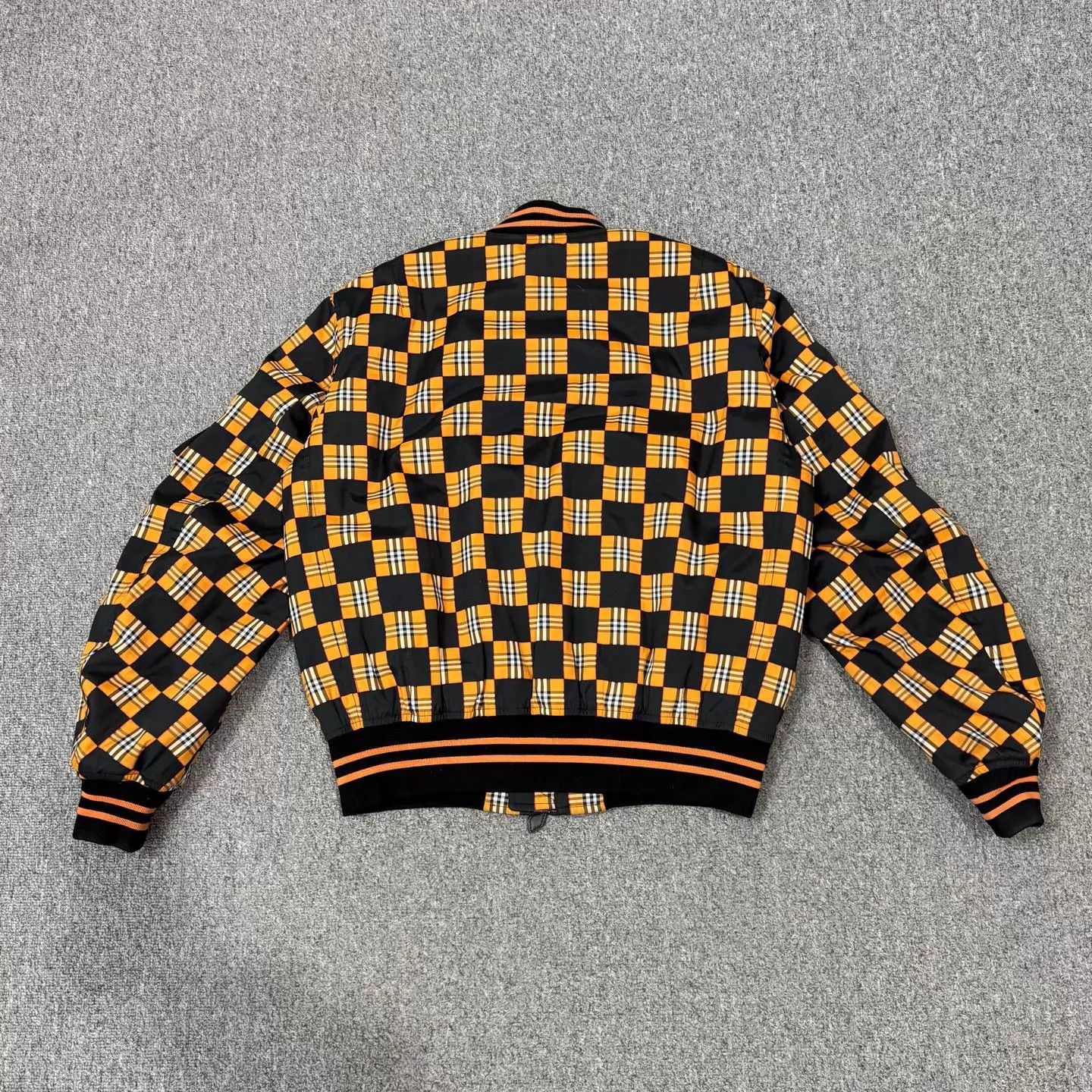 Burberry Burberry Check puffer jacket M 99 New Size US M / EU 48-50 / 2 - 2 Thumbnail