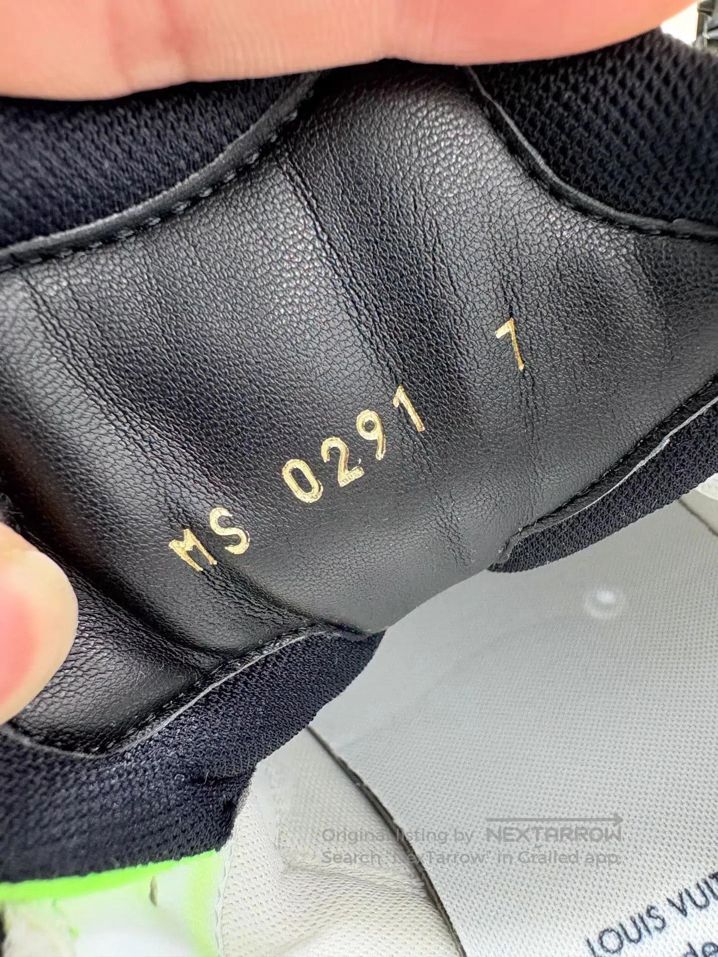 Louis Vuitton Green Low. Size US 7 / EU 40 - 8 Thumbnail