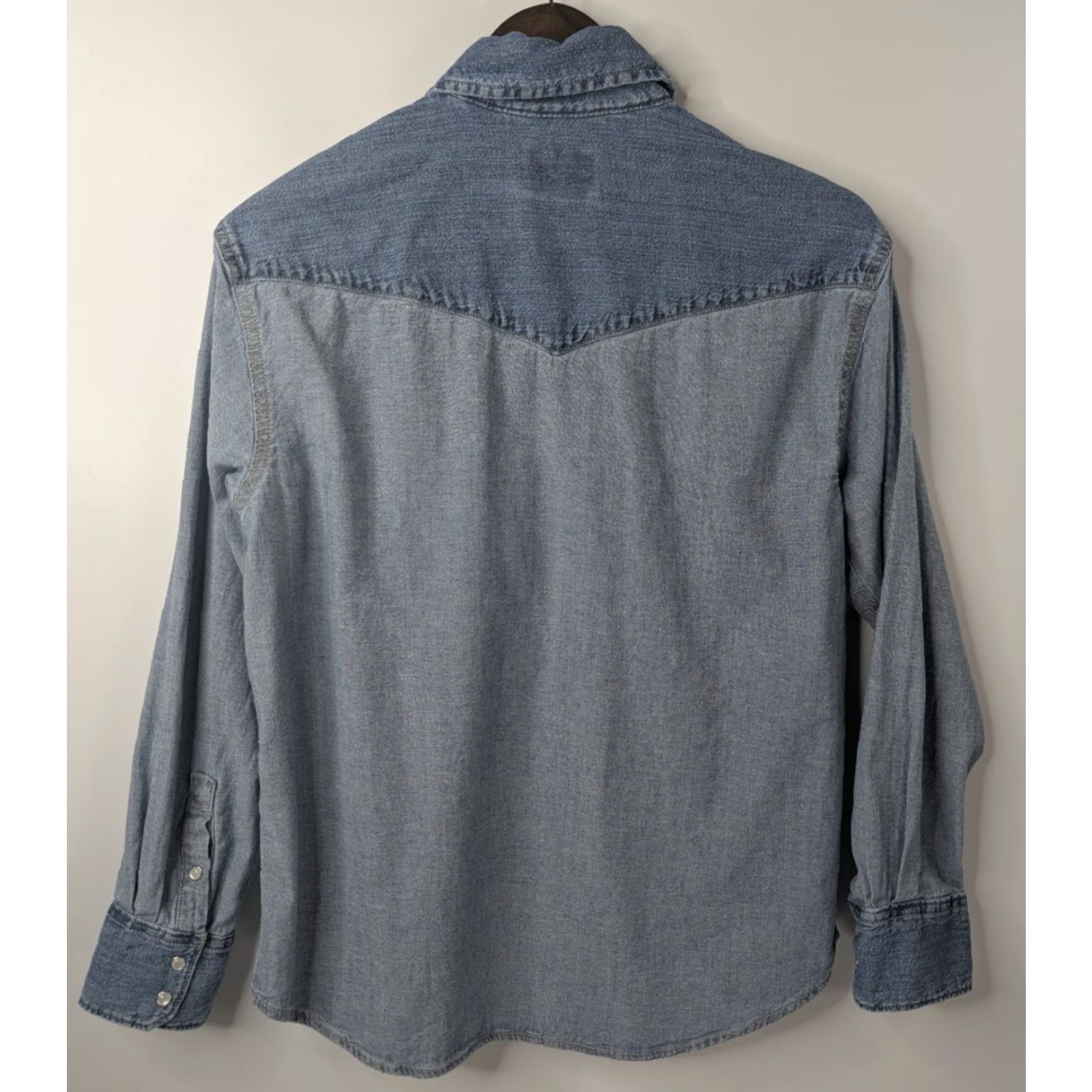 Levi's VINTAGE Levi's Women's Dylan In Reverse Western Pearl Snap Shirt XS Cowgirl A3373 Size XS / US 0-2 / IT 36-38 - 3 Thumbnail