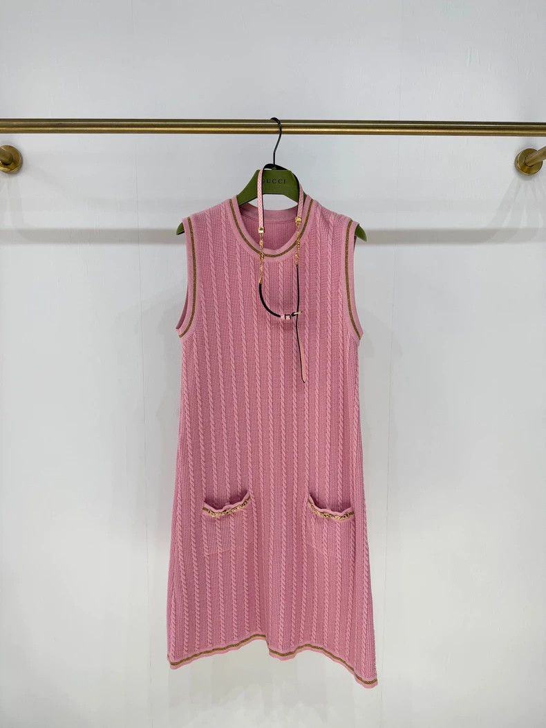 Gucci pink knitted dress with gold accents-dmc Size XS / US 0-2 / IT 36-38 - 1 Thumbnail