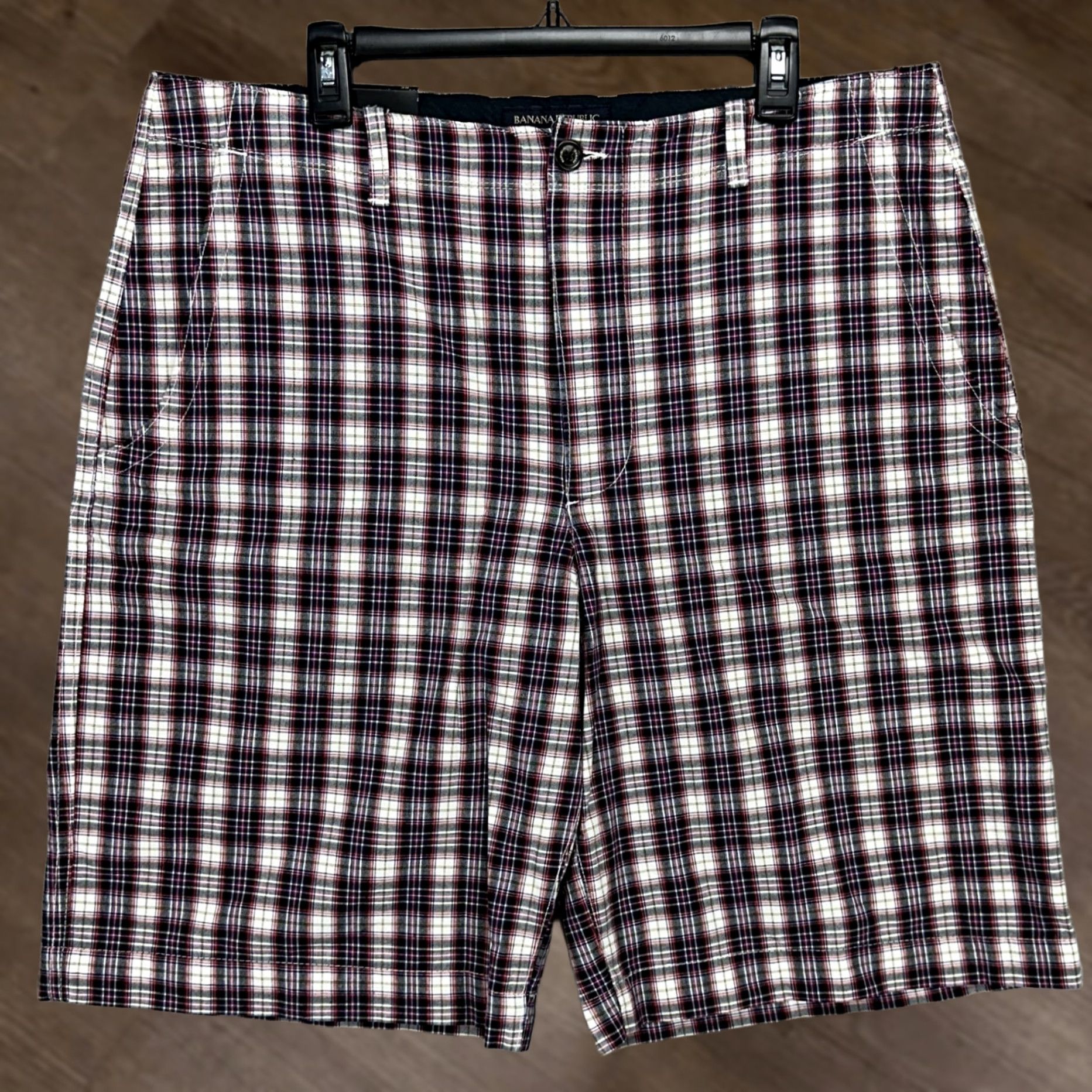 Banana Republic Banana Republic Mens Khakis Shorts 38 Multi Plaid Flat Front Flap Pockets NEW Size US 38 / EU 54 - 1 Thumbnail