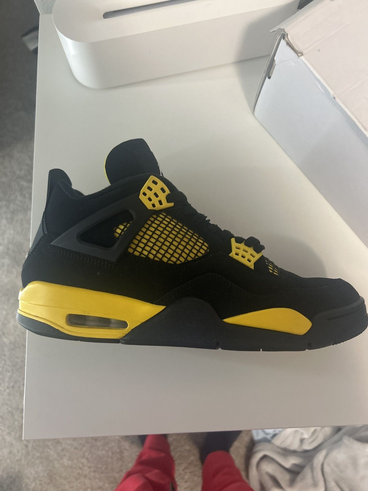 Jordan Brand Jordan 4 Thunder size 11 Size US 11 / EU 44 - 7 Thumbnail