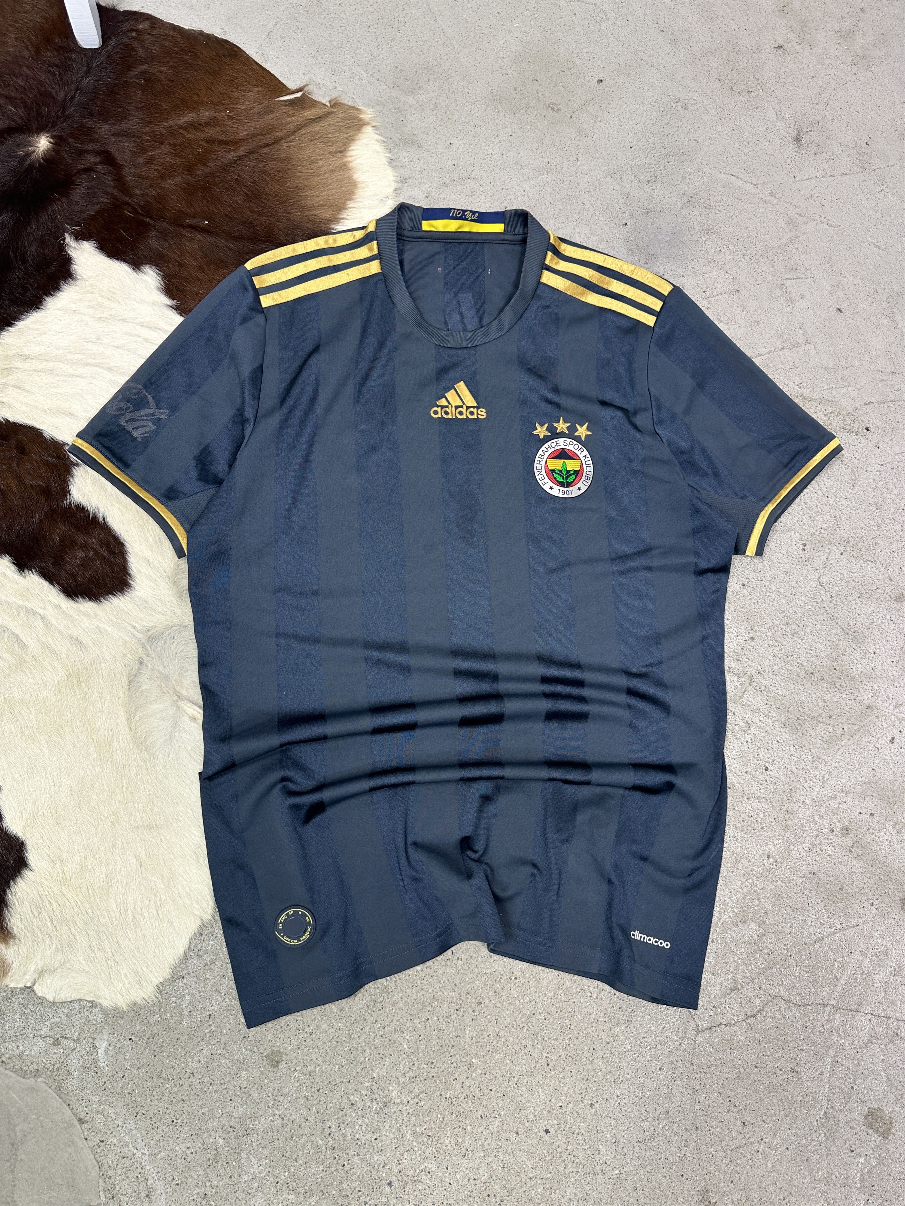 Adidas Vintage Sporty Fenerbahce SK 16/17 3rd Jersey T-shirt Size US M / EU 48-50 / 2 - 1 Thumbnail
