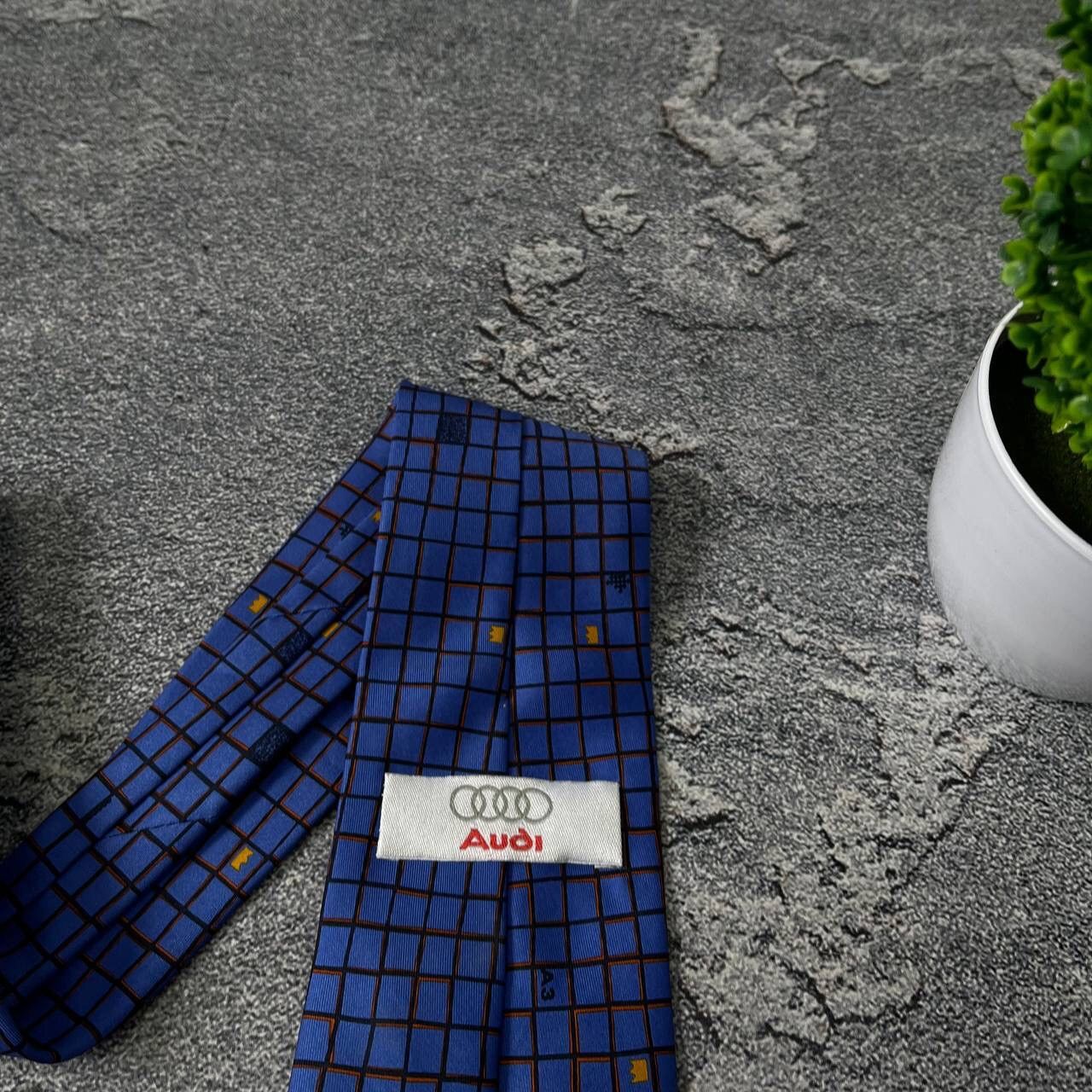 Vintage Vintage Audi Men's Silk Tie Blue And Ivory Striped Pattern Size ONE SIZE - 7 Thumbnail