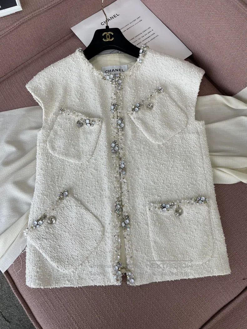 Chanel Chanel Equestrian series white stud pearl sequin vest jack Size XXS / US 00 / IT 34 - 1 Thumbnail
