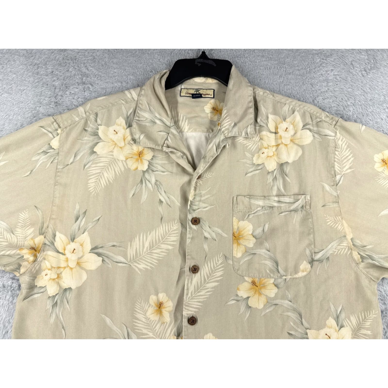 Tommy Bahama Tommy Bahama Shirt Men XL Beige Floral Herringbone 100% Silk Hawaiian Button-Up Short Sleeve Size US XL / EU 56 / 4 - 4 Thumbnail
