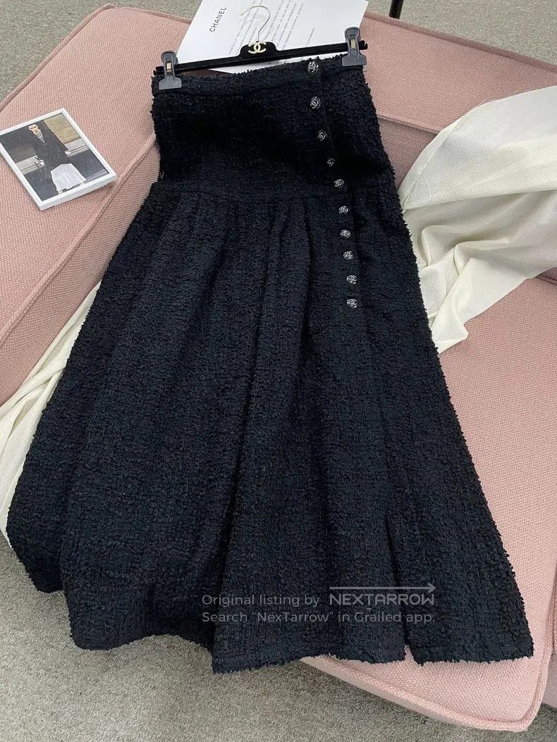 Other Chanel Black Side Crystal Button High-Slit Skirt. Size US 38 / EU 54 - 1 Thumbnail
