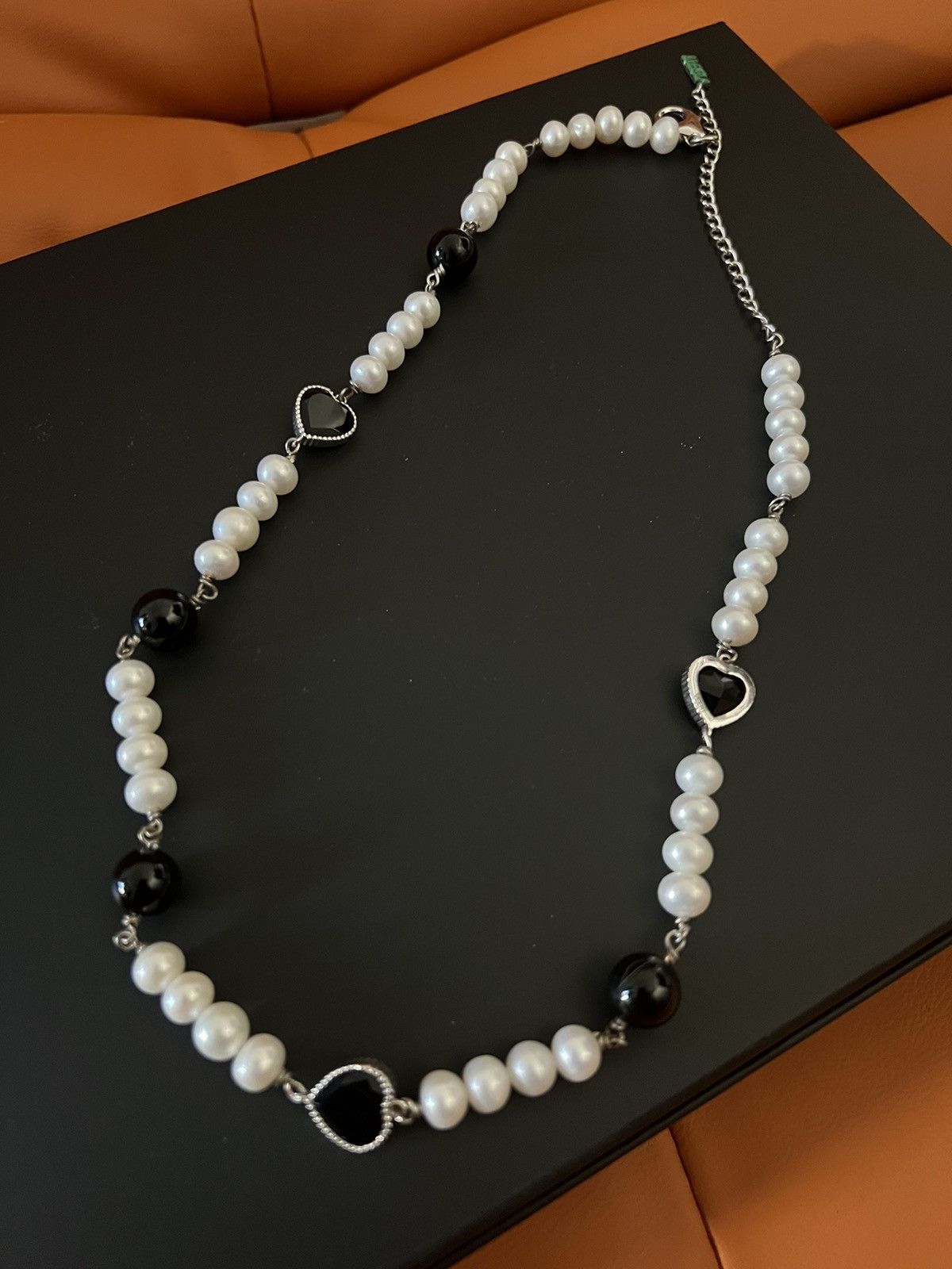 image of Veert Ssense Exclusive Heart Pearl Necklace in Black, Men's