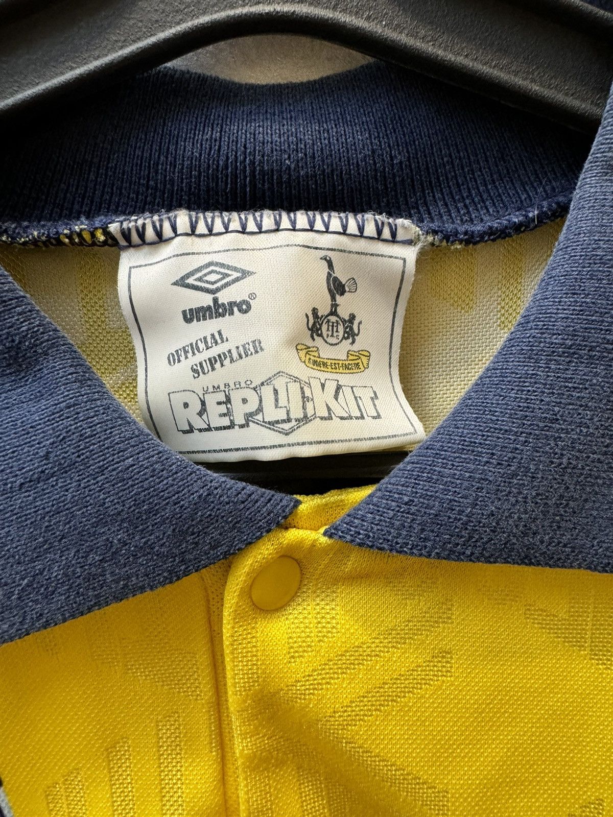 Umbro × Vintage TOTTENHAM HOTSPUR 1991 1995 AWAY SHIRT FOOTBALL SOCCER UMBRO Size US L / EU 52-54 / 3 - 4 Thumbnail