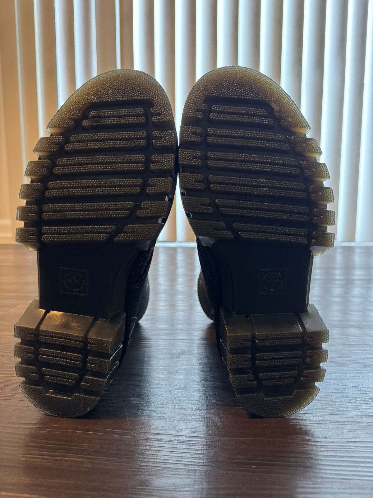 Dr. Martens Audrick 10I Size US 7.5 / IT 37.5 - 5 Thumbnail