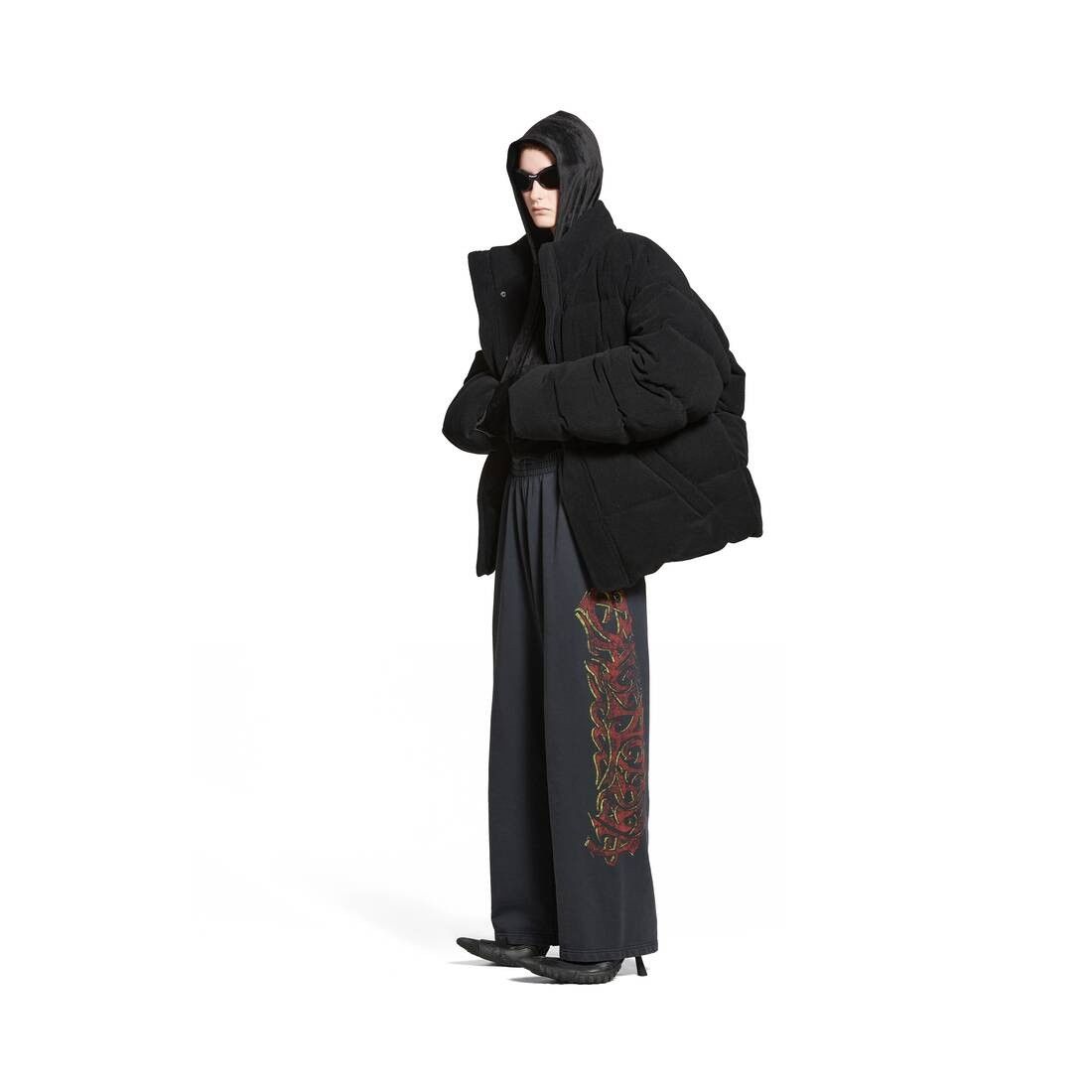 Balenciaga o1la1rc1a0725 Offshore Baggy Sweatpants & Joggers in Black Size US 28 / EU 44 - 2 Thumbnail