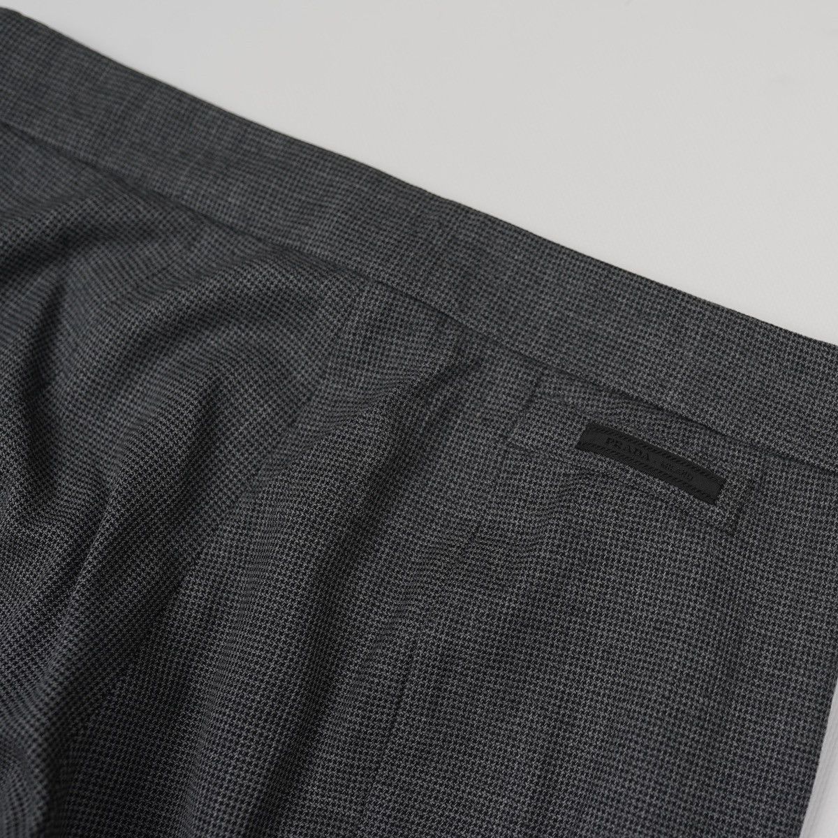 Prada Prada Houndstooth Wool Grey Pants Trousers Size 26" / US 2 / IT 38 - 16 Thumbnail