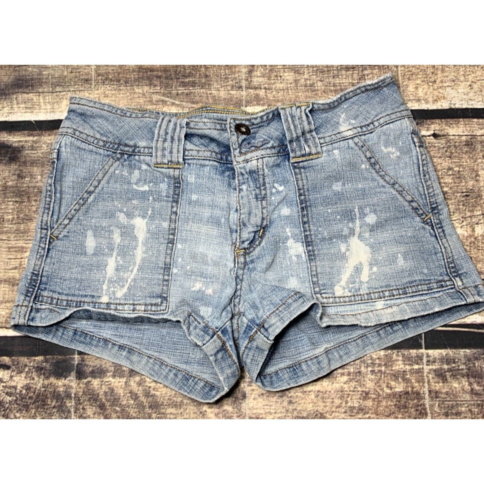 Vintage Womens Bongo Shorts Denim 28 inch Waist Size 5 Stretch Prefaded Distressed Flat Front Pockets Size 28" / US 6 / IT 42 - 2 Thumbnail