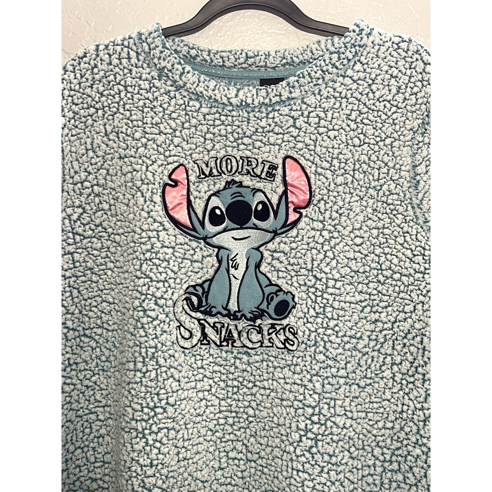 Disney Disney Stitch Sweater faux fur, sleepwear size L Size 34" / US 12 / IT 48 - 2 Thumbnail
