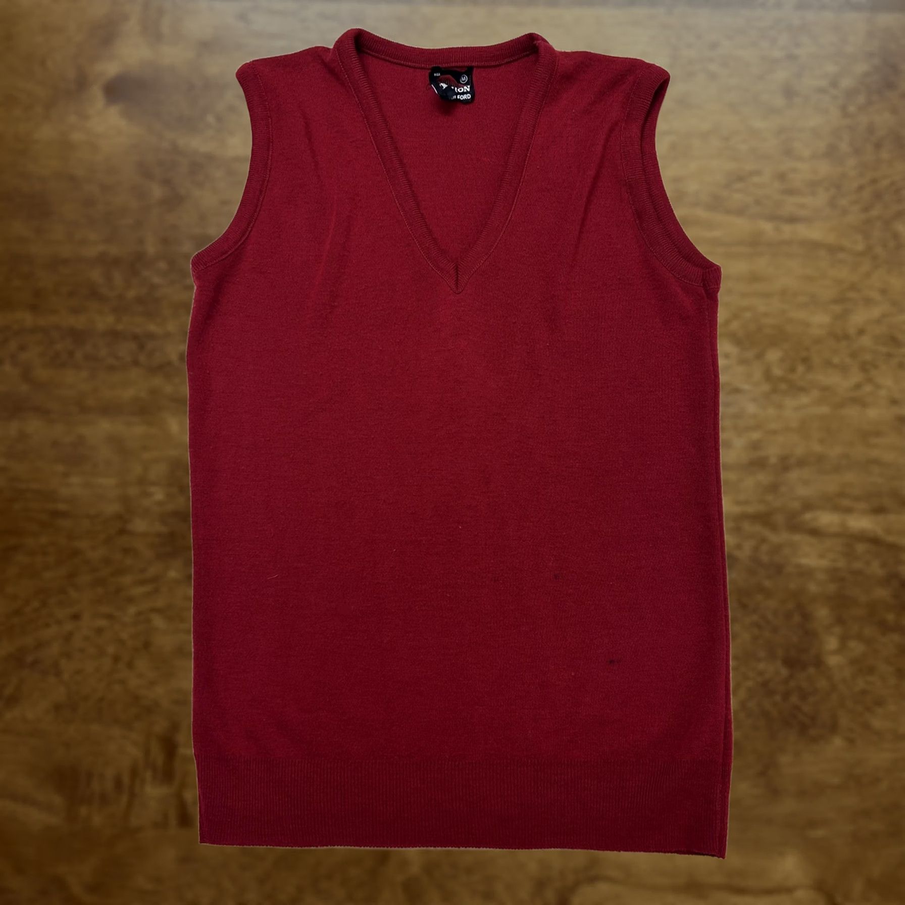 Vintage VINTAGE Dimension by Milford Sweater Vest Mens M Red V-Neck Tight Knit USA Size US M / EU 48-50 / 2 - 1 Thumbnail