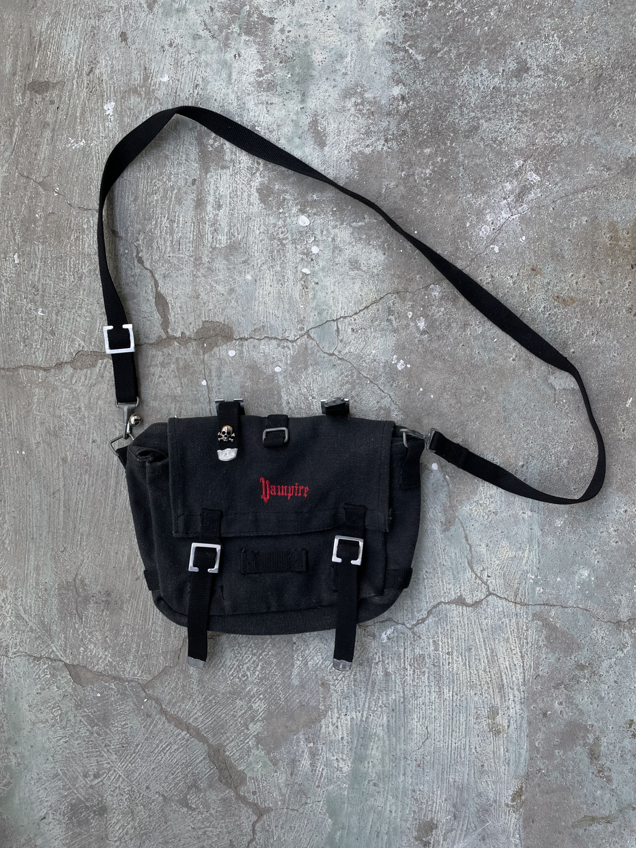 Vintage vintage vampire shoulder bag y2k Size ONE SIZE - 2 Thumbnail