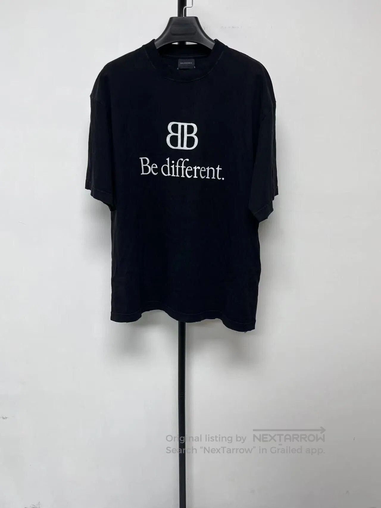 Balenciaga balenciaga be different logo embroidered t. Size US XS / EU 42 / 0 - 1 Thumbnail