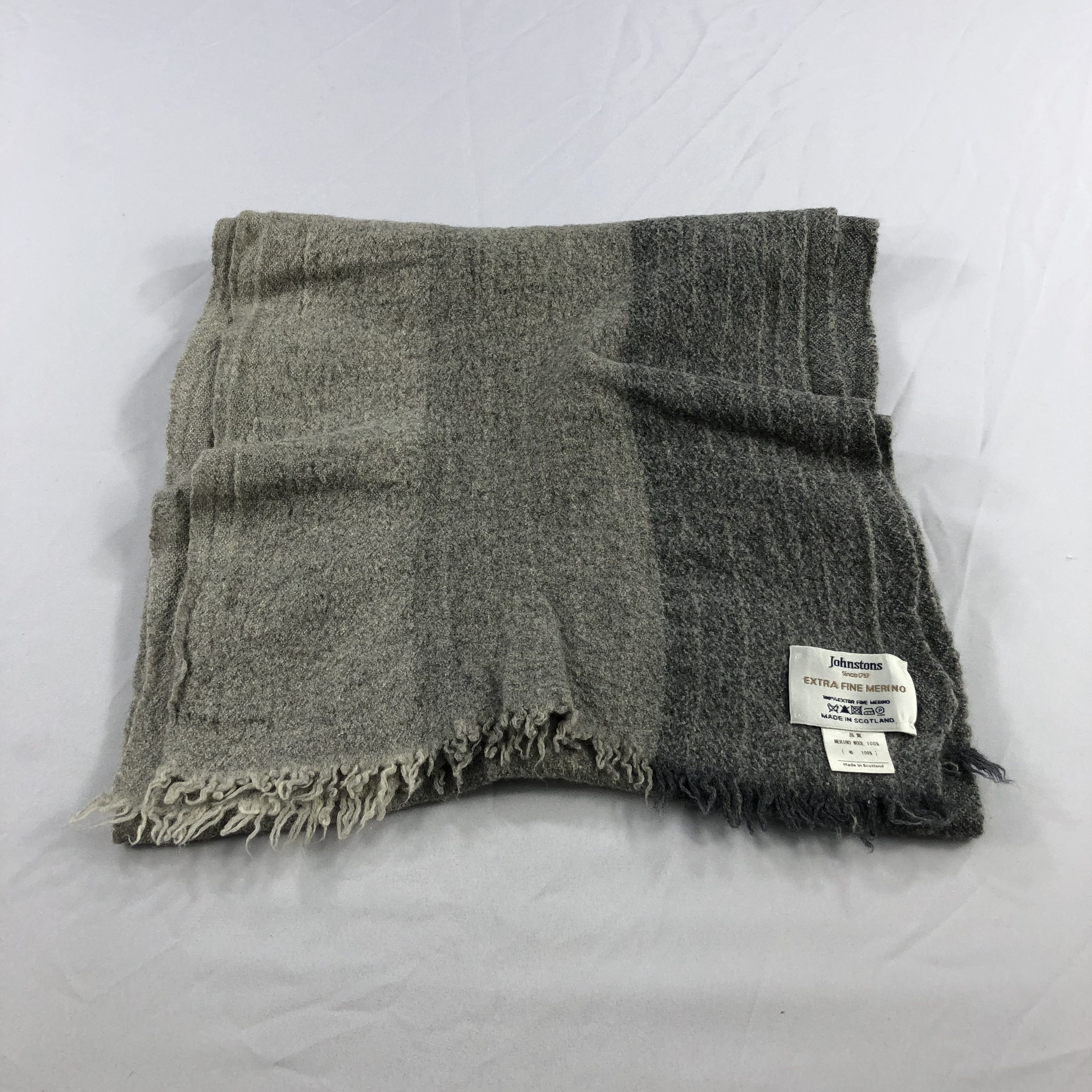 Johnstons Of Elgin Johnstons Merino Scarf Muffler V1045 Size ONE SIZE - 3 Thumbnail