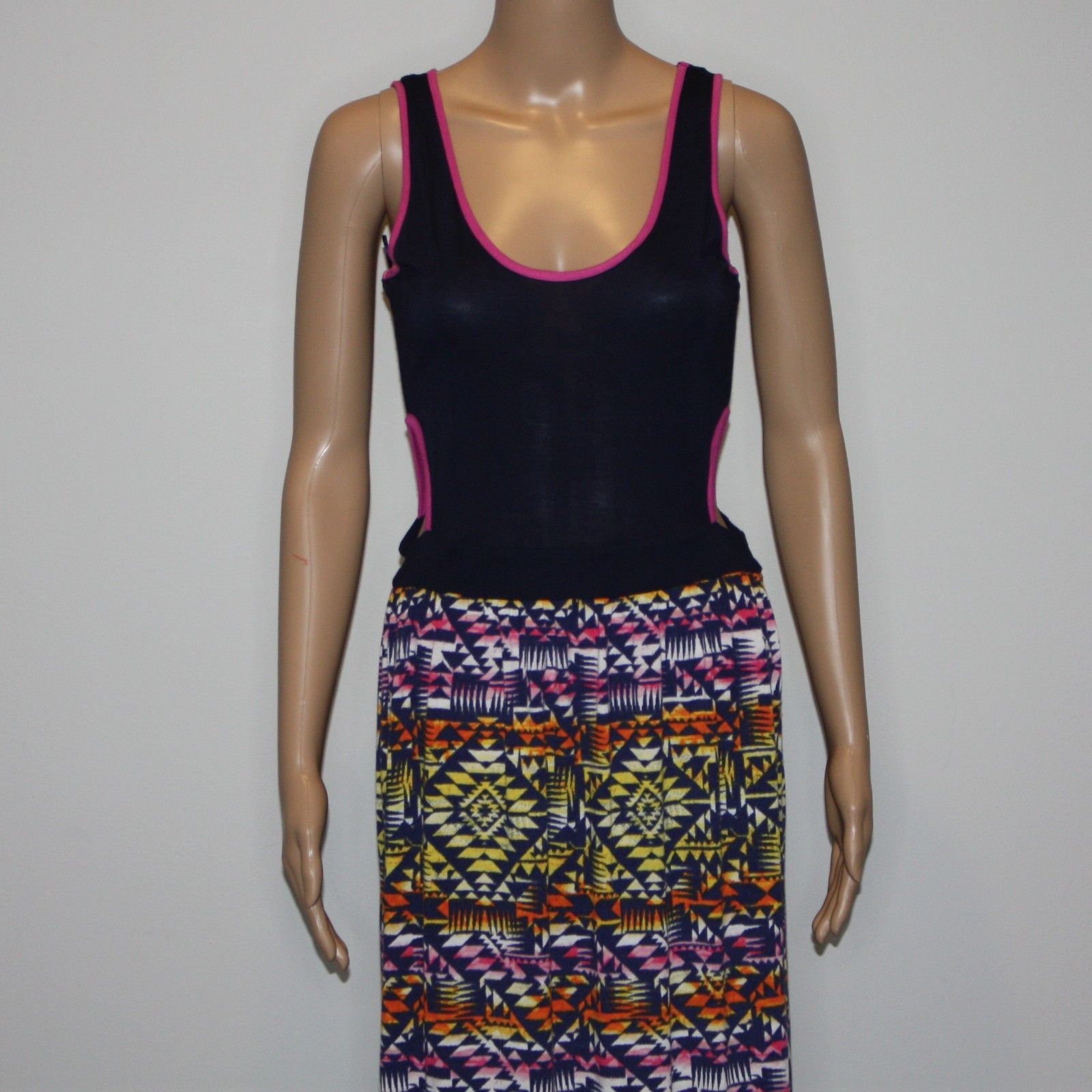 Other Pink Rose Side Cut-Out Printed Bottom Maxi Dress in size M Size M / US 6-8 / IT 42-44 - 3 Thumbnail