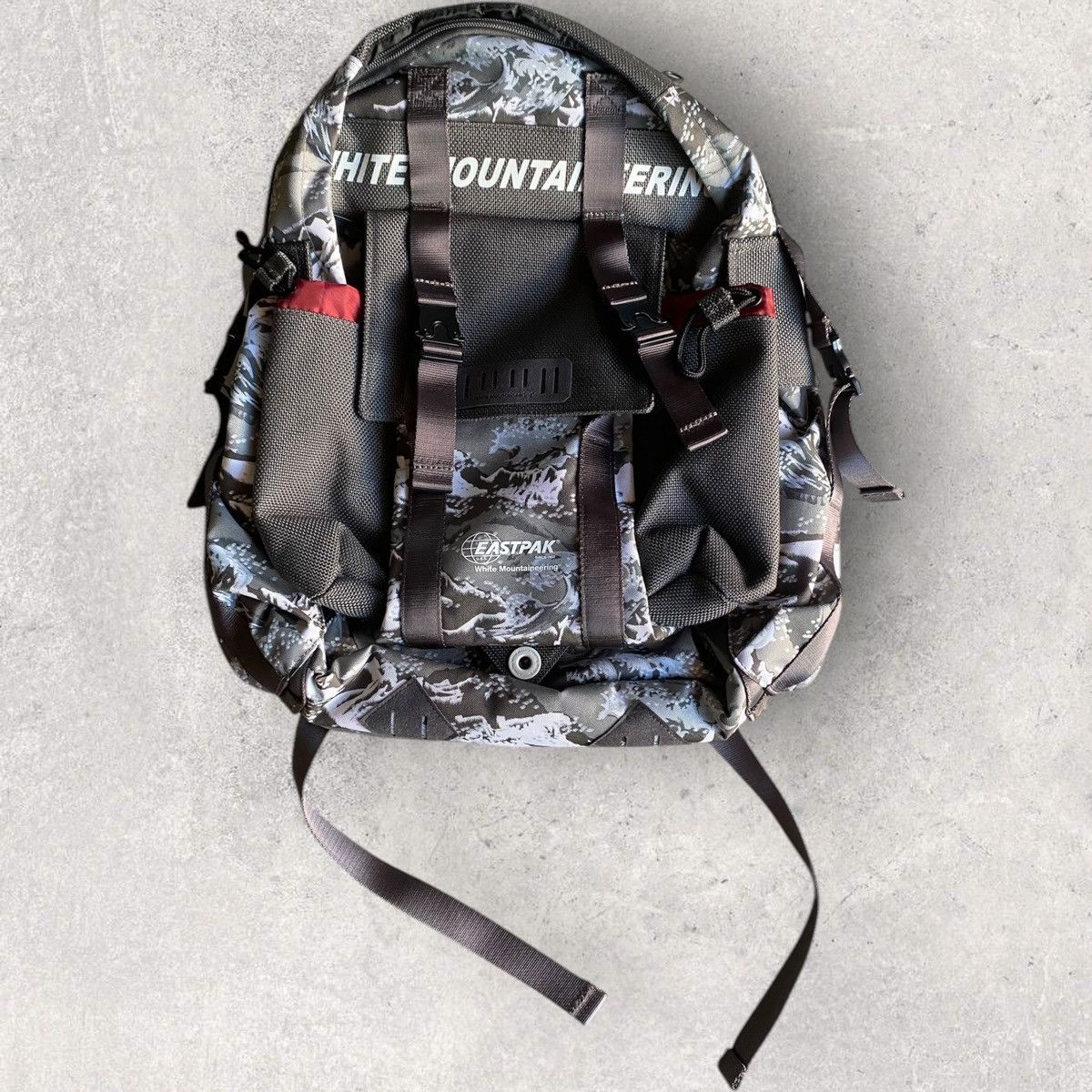 Eastpak white shops mountaineering