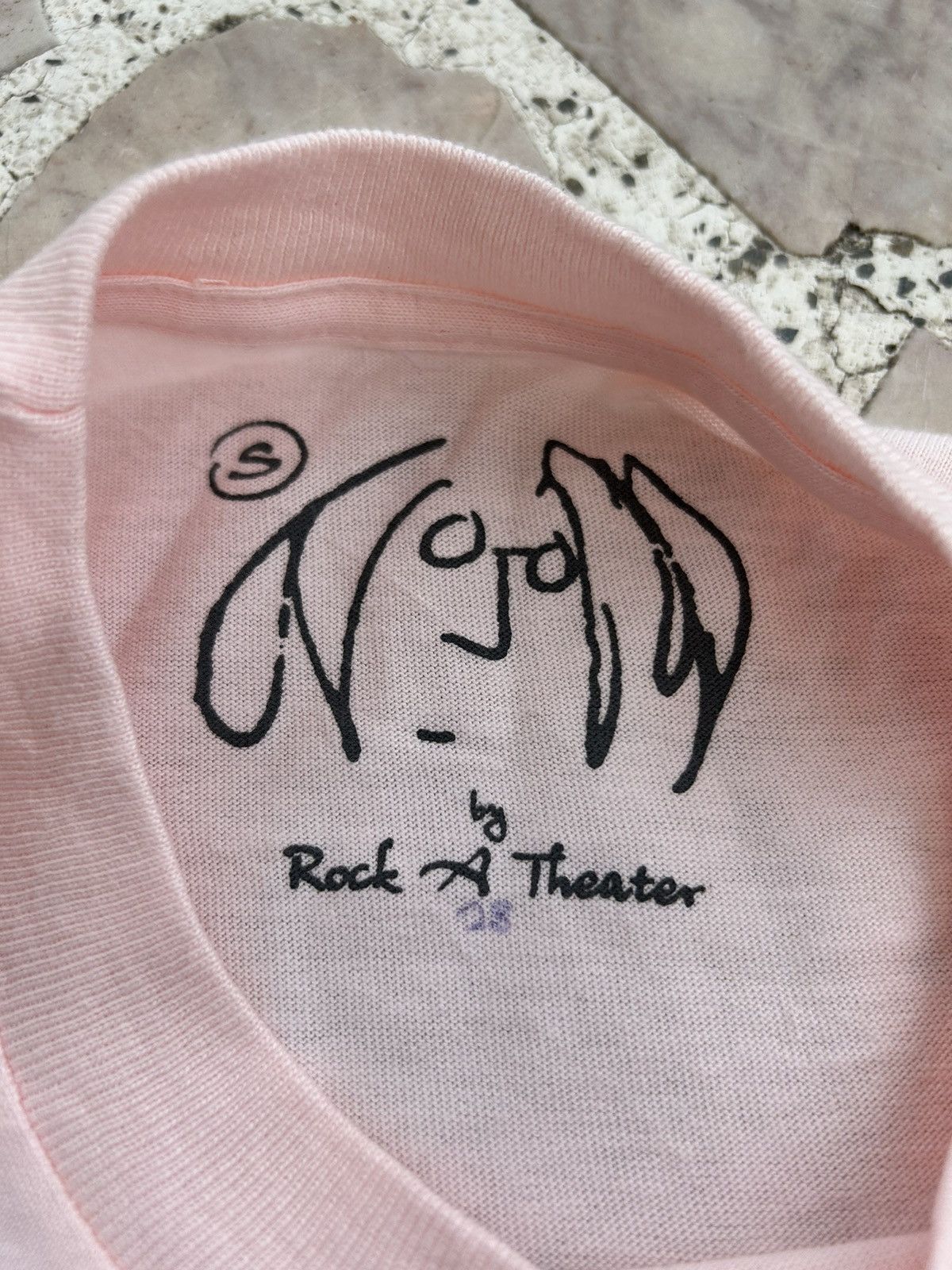 Other 2010 yoko one lennon graphic baby pink tee Size US S / EU 44-46 / 1 - 6 Thumbnail