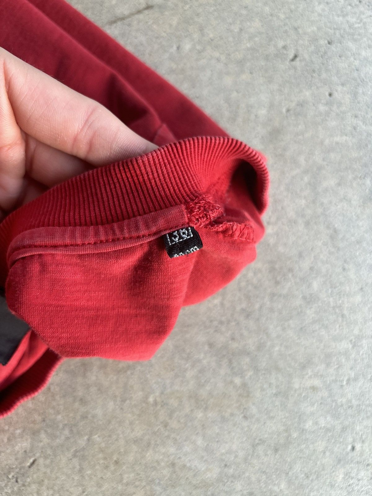 Vintage Crazy 90s Versace Big Logo Essential Red Boxy Grail Tee Size US M / EU 48-50 / 2 - 7 Thumbnail