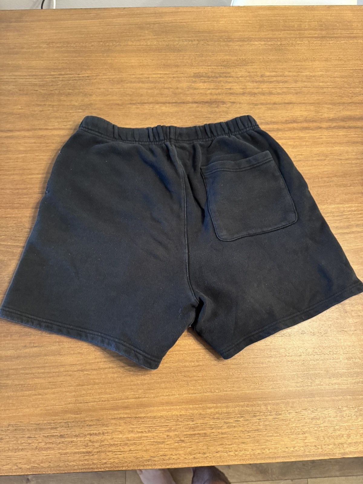 FOG Fear of God F.O.G. Essentials Sweatshorts Size US 30 / EU 46 - 2 Thumbnail