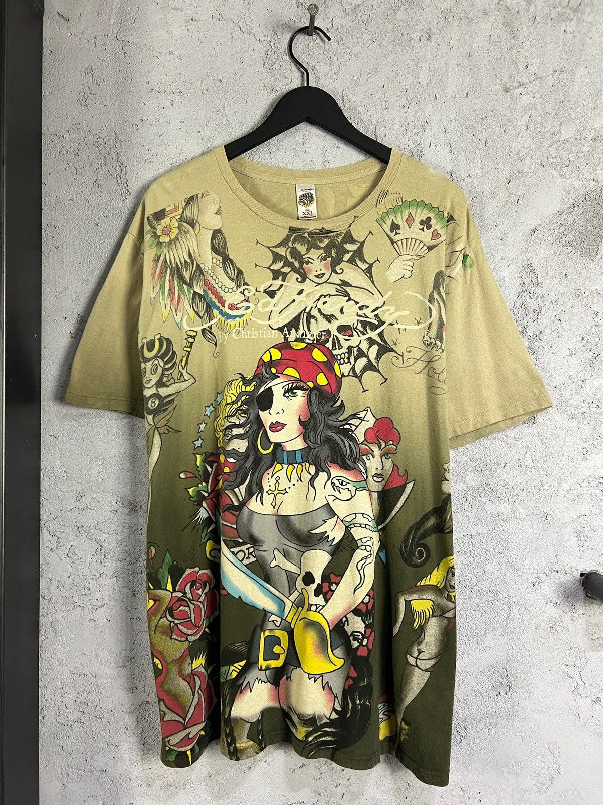 Ed Hardy Vintage Ed Hardy Christian Audigier sexy girl pirate t-shirt Size US XXL / EU 58 / 5 - 1 Thumbnail