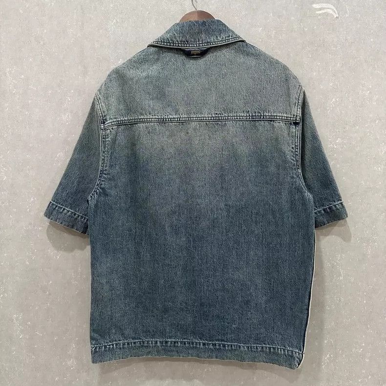 Louis Vuitton Louis Vuitton Washed blue embossed presbyopic logo short-sl Size US XS / EU 42 / 0 - 2 Thumbnail
