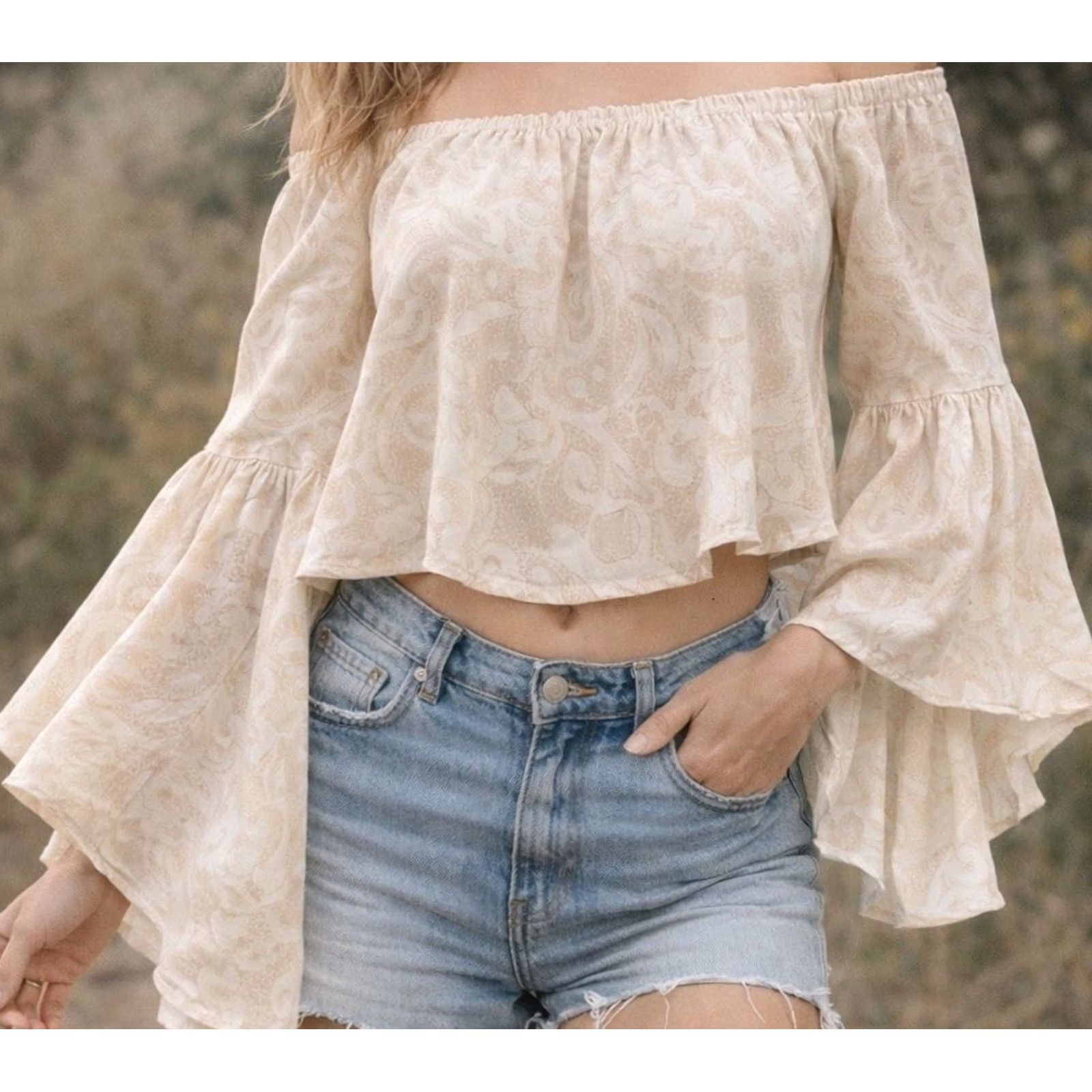 Vintage VINTAGE Boho Off Shoulder Crop Top Womens M Cream Floral Peasant Bell Sleeve Cottagecore Size M / US 6-8 / IT 42-44 - 2 Thumbnail