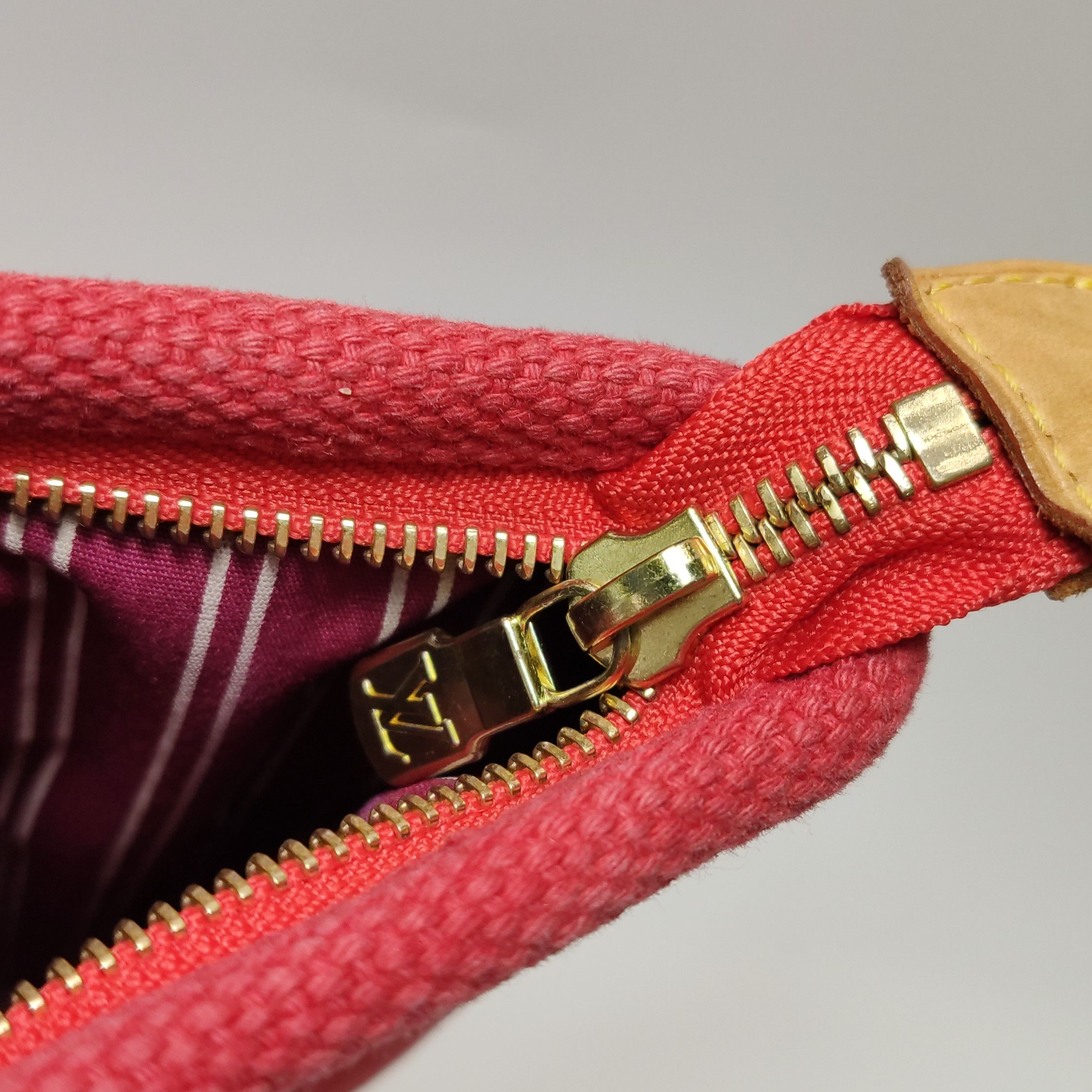 Louis Vuitton Louis Vuitton (LV) Antigua canvas vegetable tanned leather Size ONE SIZE - 5 Thumbnail