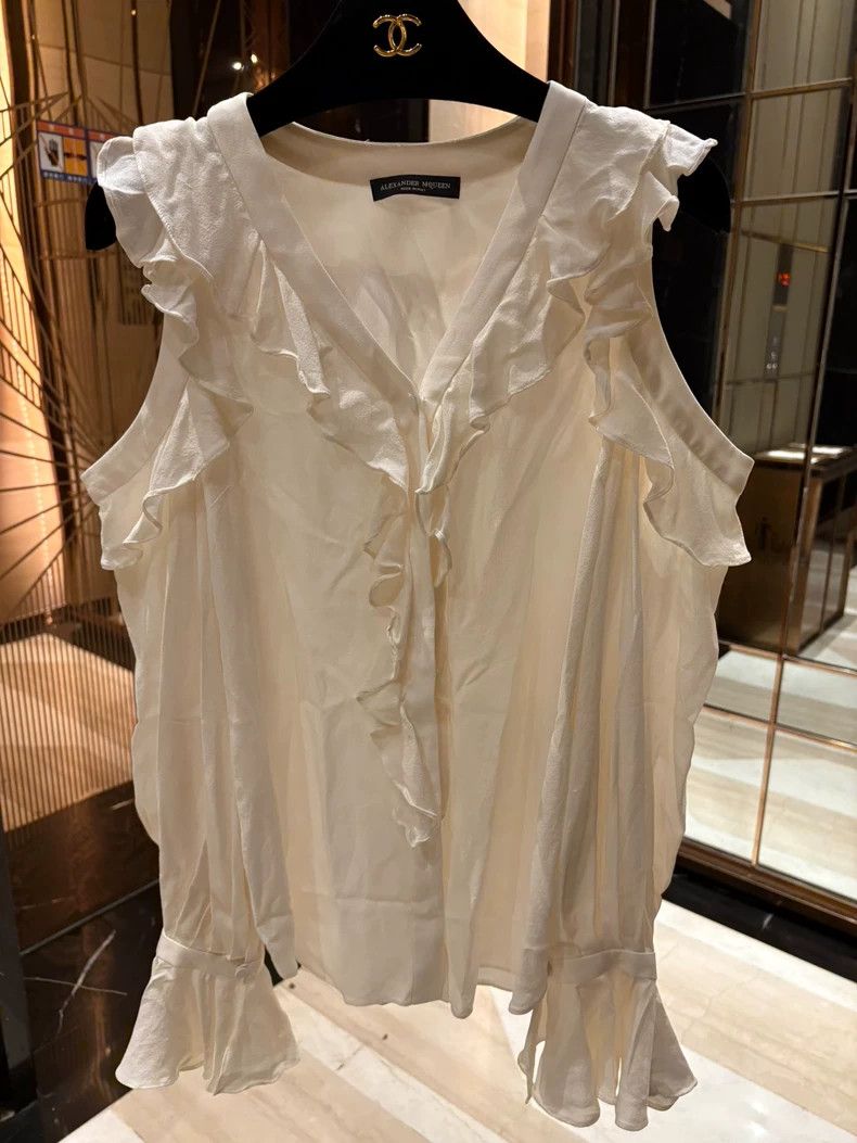 Alexander McQueen Alexander McQUEEN size 36 Lotus leaf edge off shoulder lon Size S / US 4 / IT 40 - 3 Thumbnail