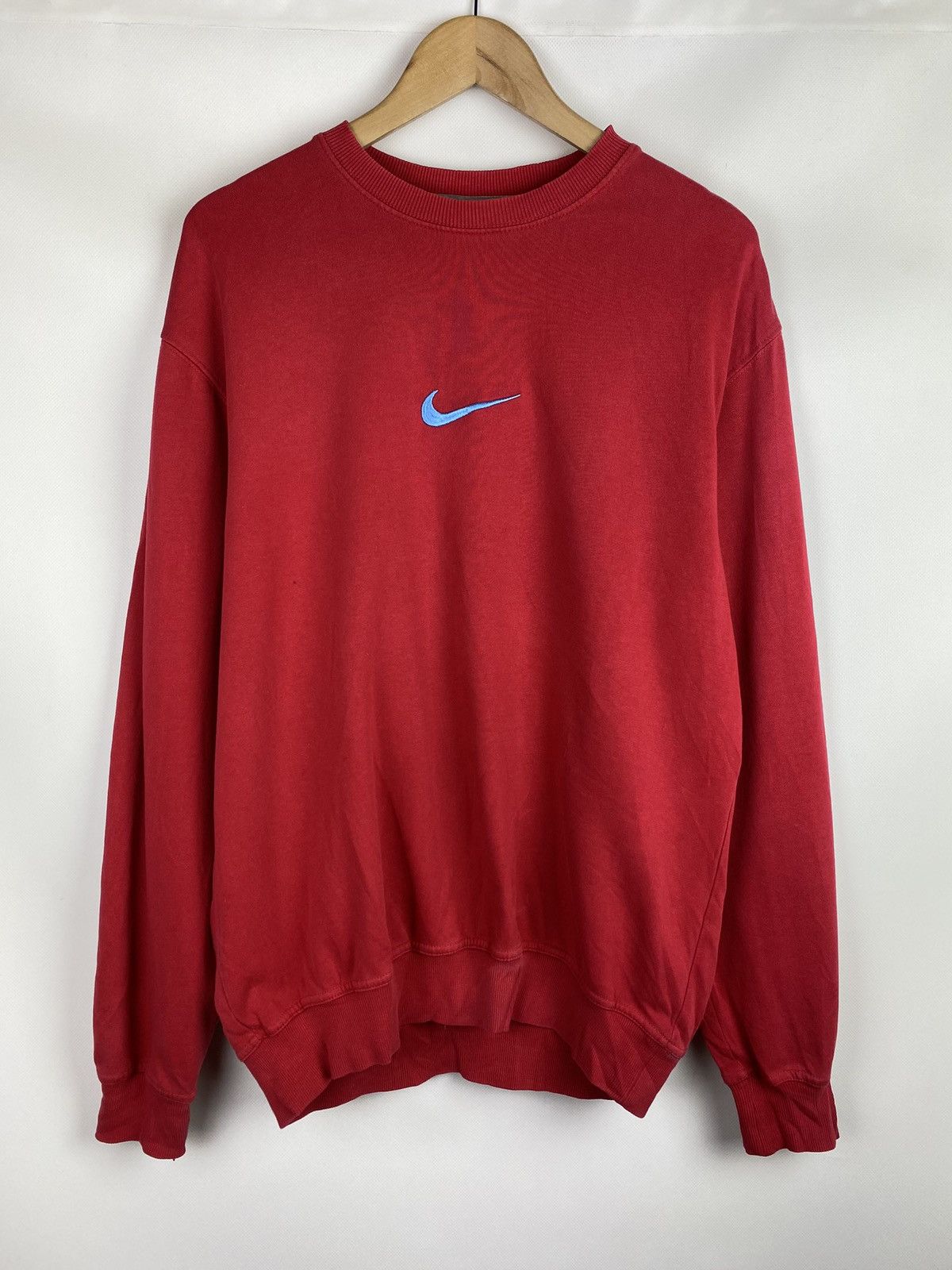Nike VTG 90s Nike Center Logo men’s crewneck sweatshirt pullover Size US L / EU 52-54 / 3 - 1 Thumbnail