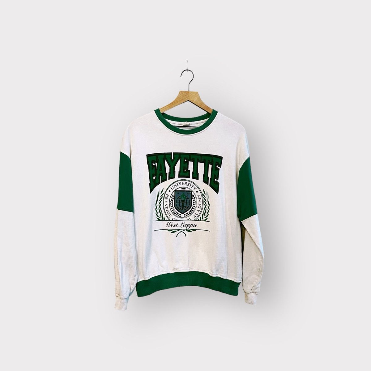 Vintage Vintage 2000's Fayetteville University Sweatshirt Size M / US 6-8 / IT 42-44 - 1 Thumbnail