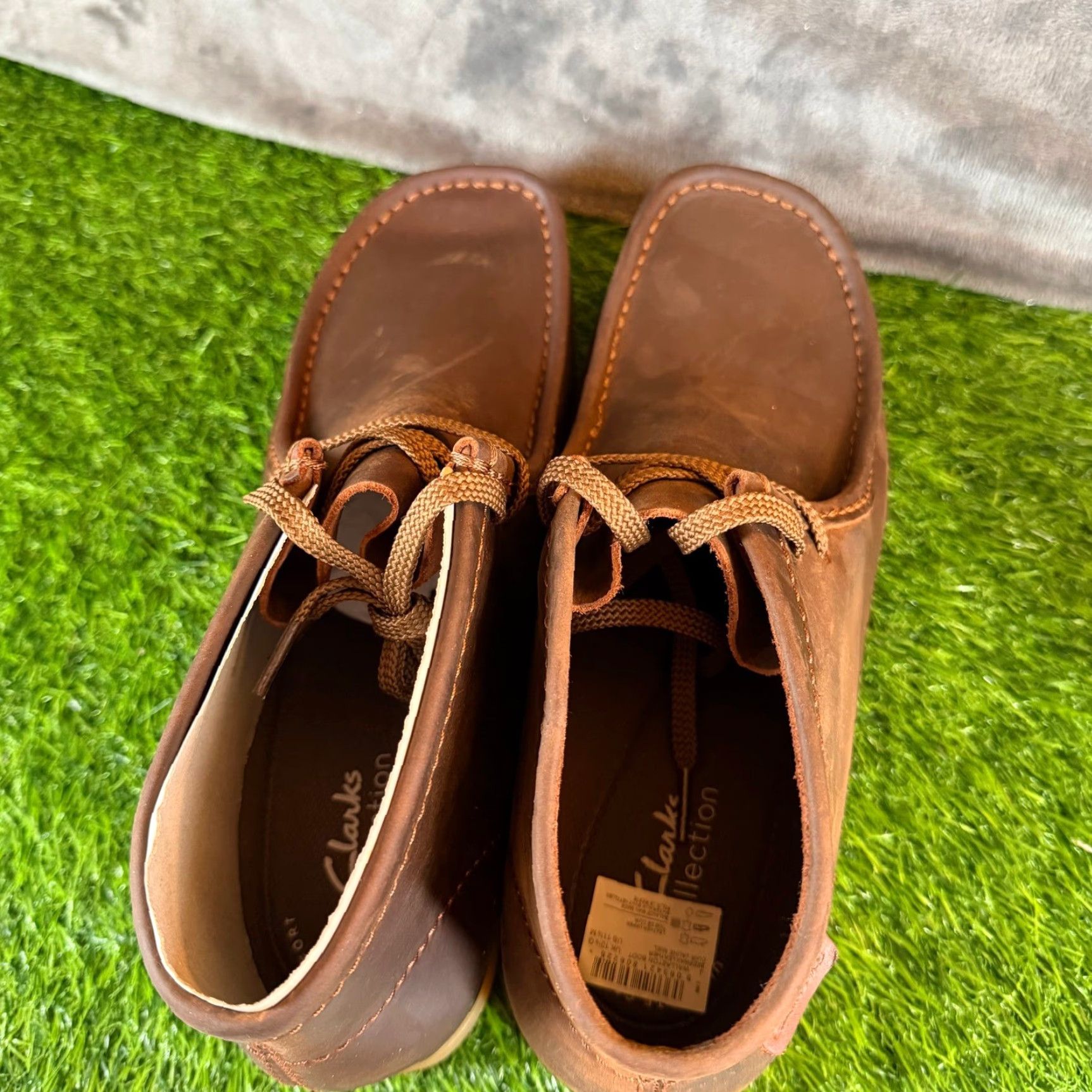 Clarks Wallaston Boot Beeswax Leather Brown Chukka Boots  display picture 1