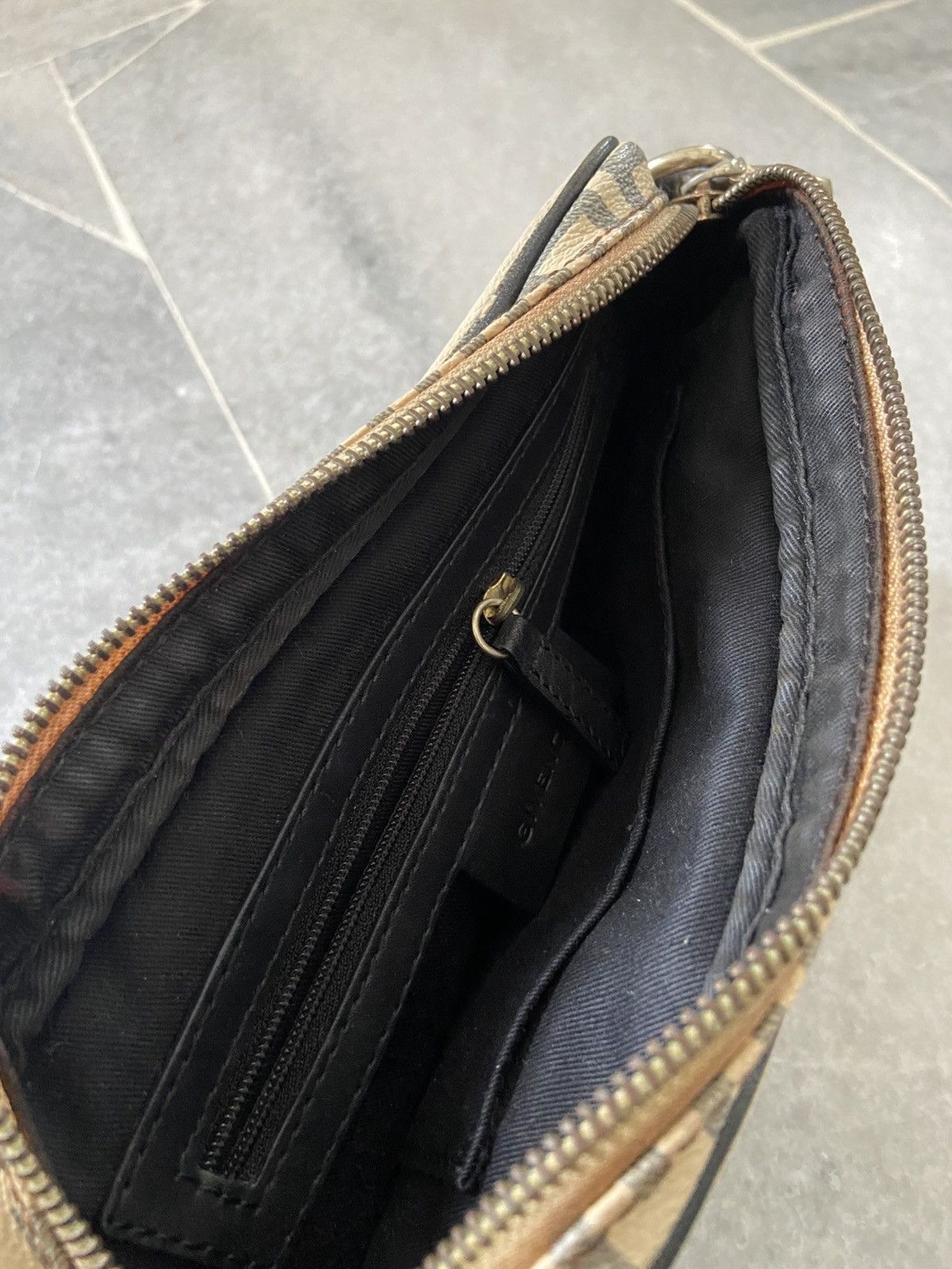 Givenchy Vintage GIVENCHY Monogram Clutch Bag Size ONE SIZE - 10 Thumbnail