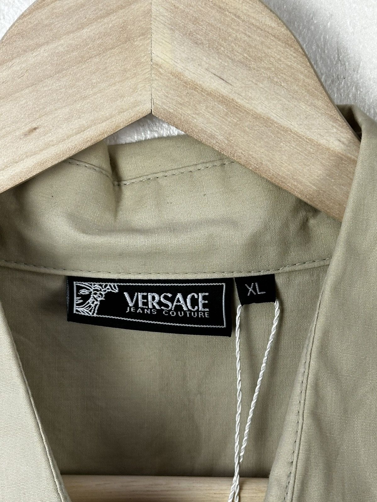 Versace Vintage Y2K Versace Logo Print Dead Stock Shirt Size US XL / EU 56 / 4 - 7 Thumbnail