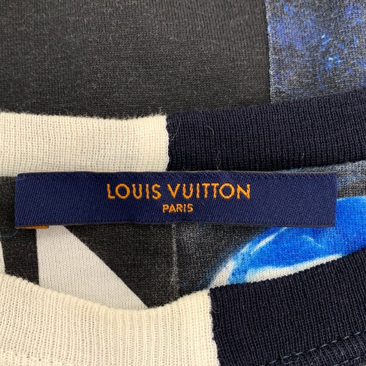 Louis Vuitton Louis Vuitton Logo and Planet Print Cotton Short-Sleeve T-Sh Size US S / EU 44-46 / 1 - 2 Thumbnail