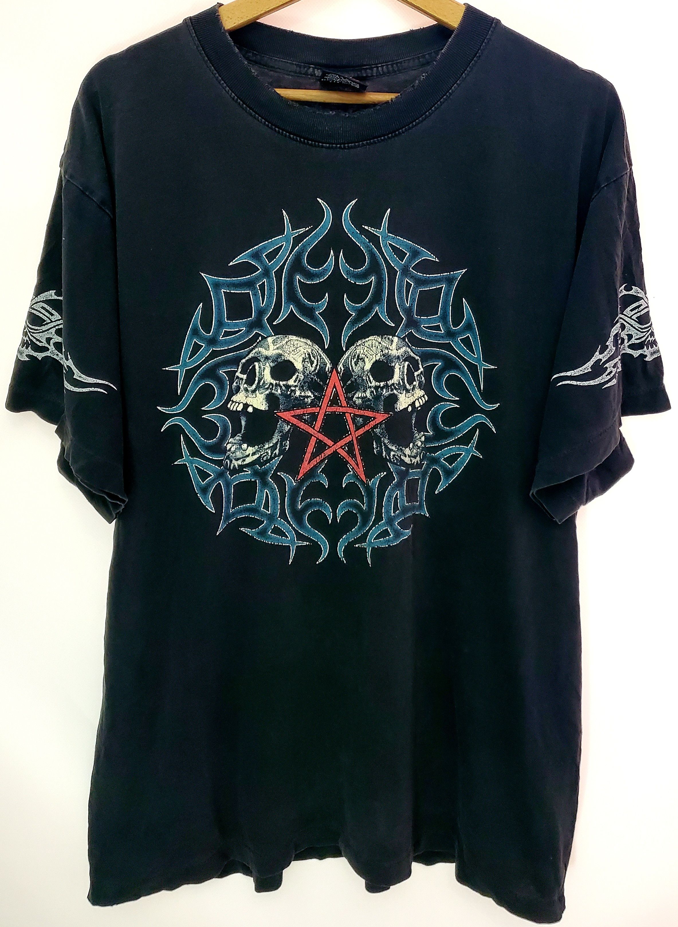 Band Tees × Vintage Vintage 90s Skull and Bones v2k Tshirt size Xl Size US XL / EU 56 / 4 - 1 Thumbnail