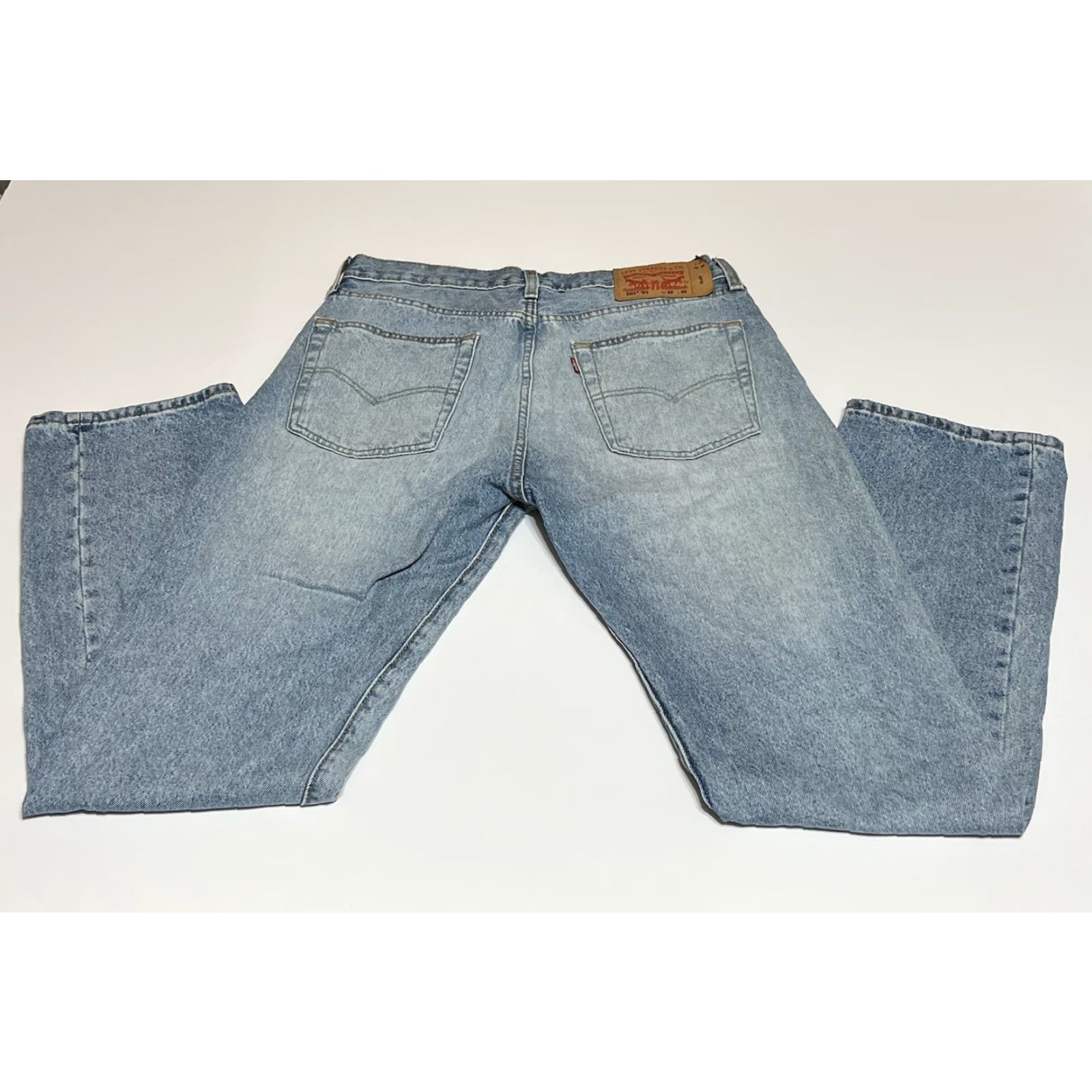 Levi's Levi's 501 Jeans Men 32 Regular Blue Light Wash Denim Button Fly 5-Pocket Distressed Comfort Regular Size US 32 / EU 48 - 2 Thumbnail