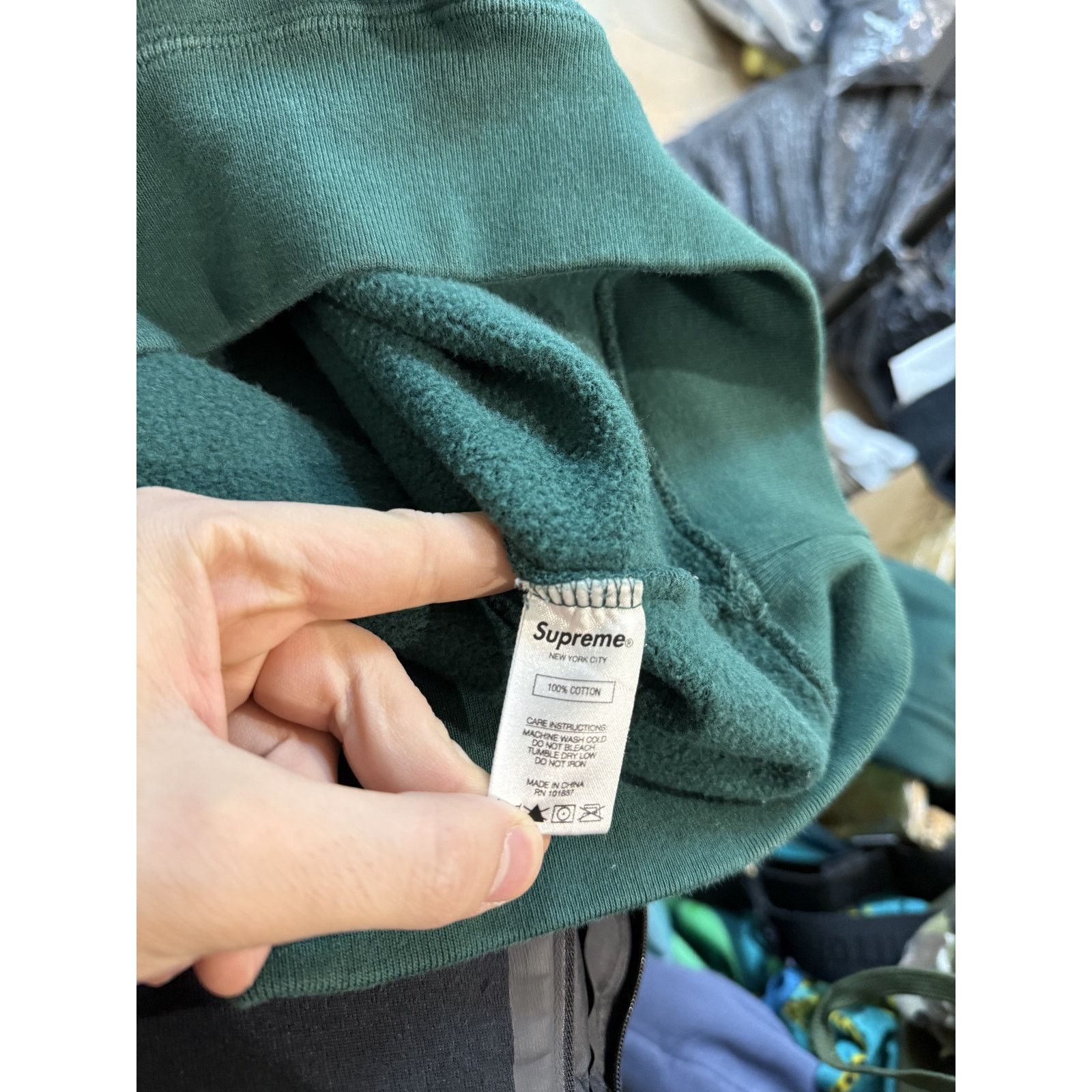 Supreme Supreme Hoodie green Used Medium Size US M / EU 48-50 / 2 - 4 Thumbnail