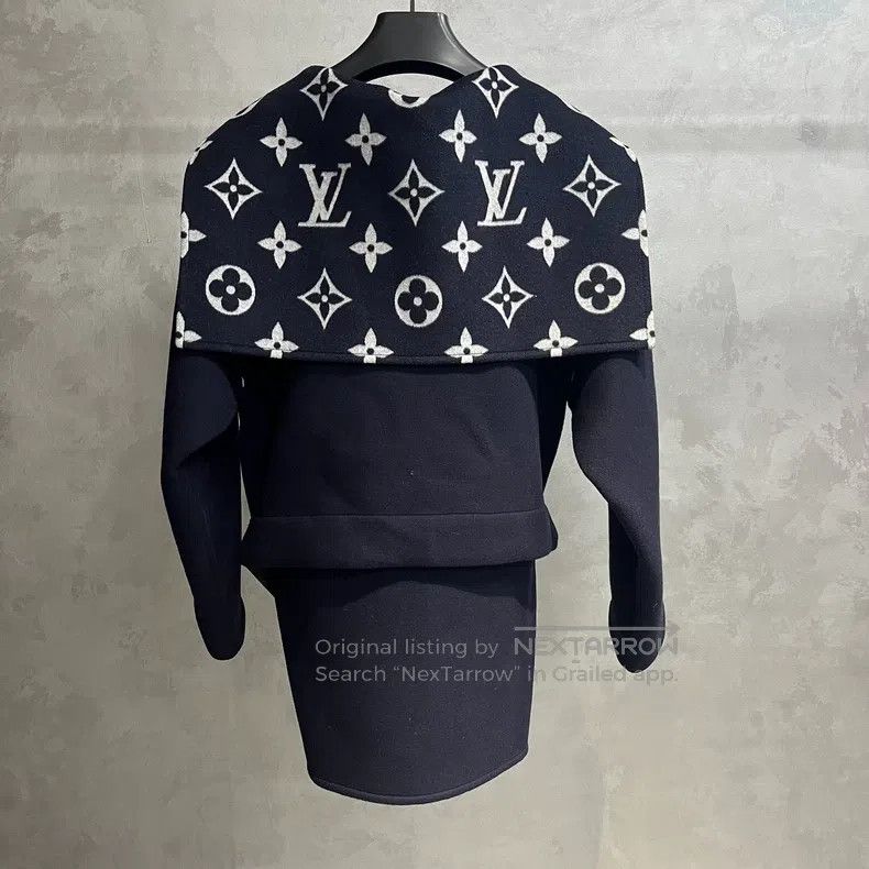 Louis Vuitton Louis Vuitton Dark Blue Logo Print Wrap Large Pocket Lapel Size XS / US 0-2 / IT 36-38 - 5 Thumbnail