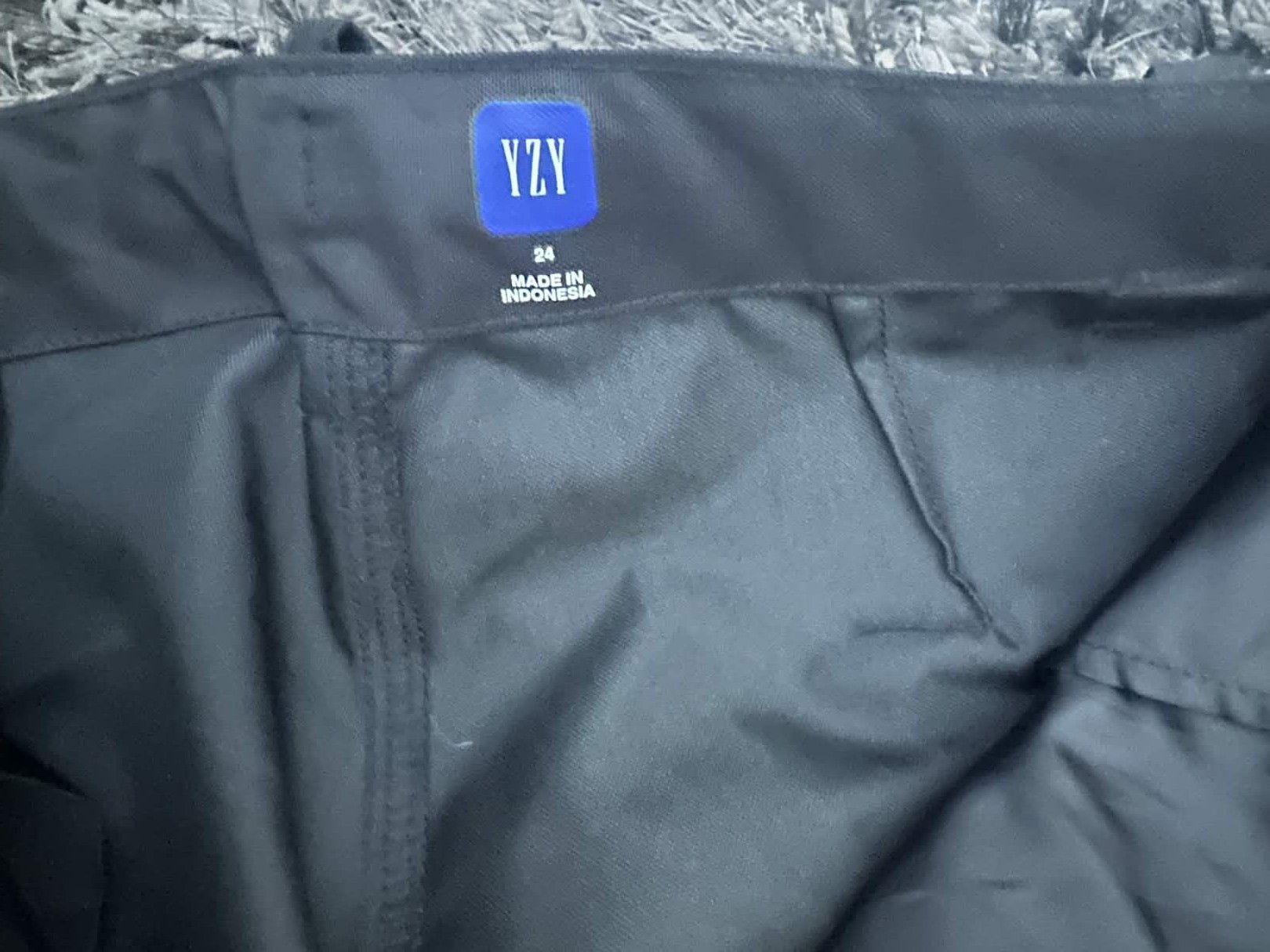 Balenciaga × Gap × Yeezy CORDURA PANTS TRUE BLACK Size US 26 / EU 42 - 2 Thumbnail