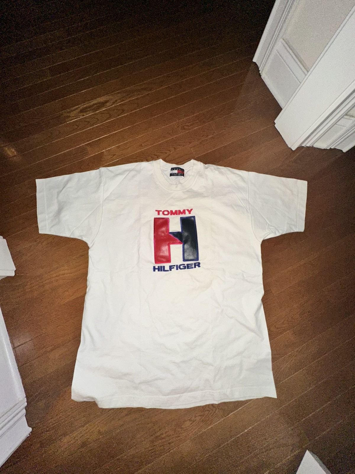 Tommy Hilfiger Tommy Hilfiger Tshirt Size US XL / EU 56 / 4 - 1 Thumbnail