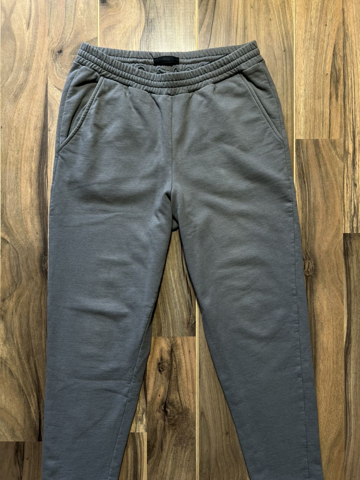 Prada Prada red tap pants joggers sweat Size US 30 / EU 46 - 6 Thumbnail