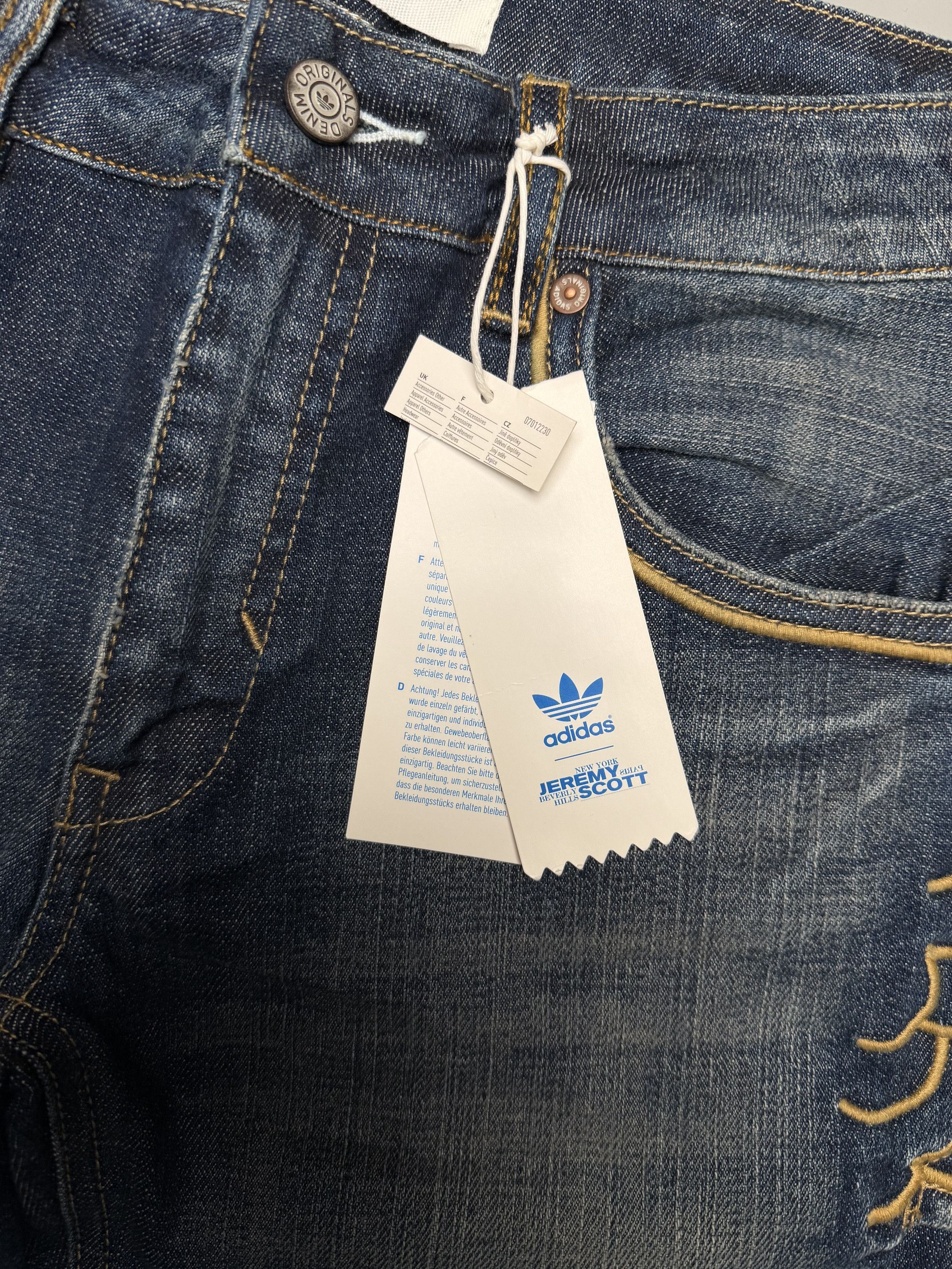 Adidas × Jeremy Scott adidas X Jeremy Scott A/W 2011 Wings Cupie JS winged jeans Size 27" / US 4 / IT 40 - 6 Thumbnail